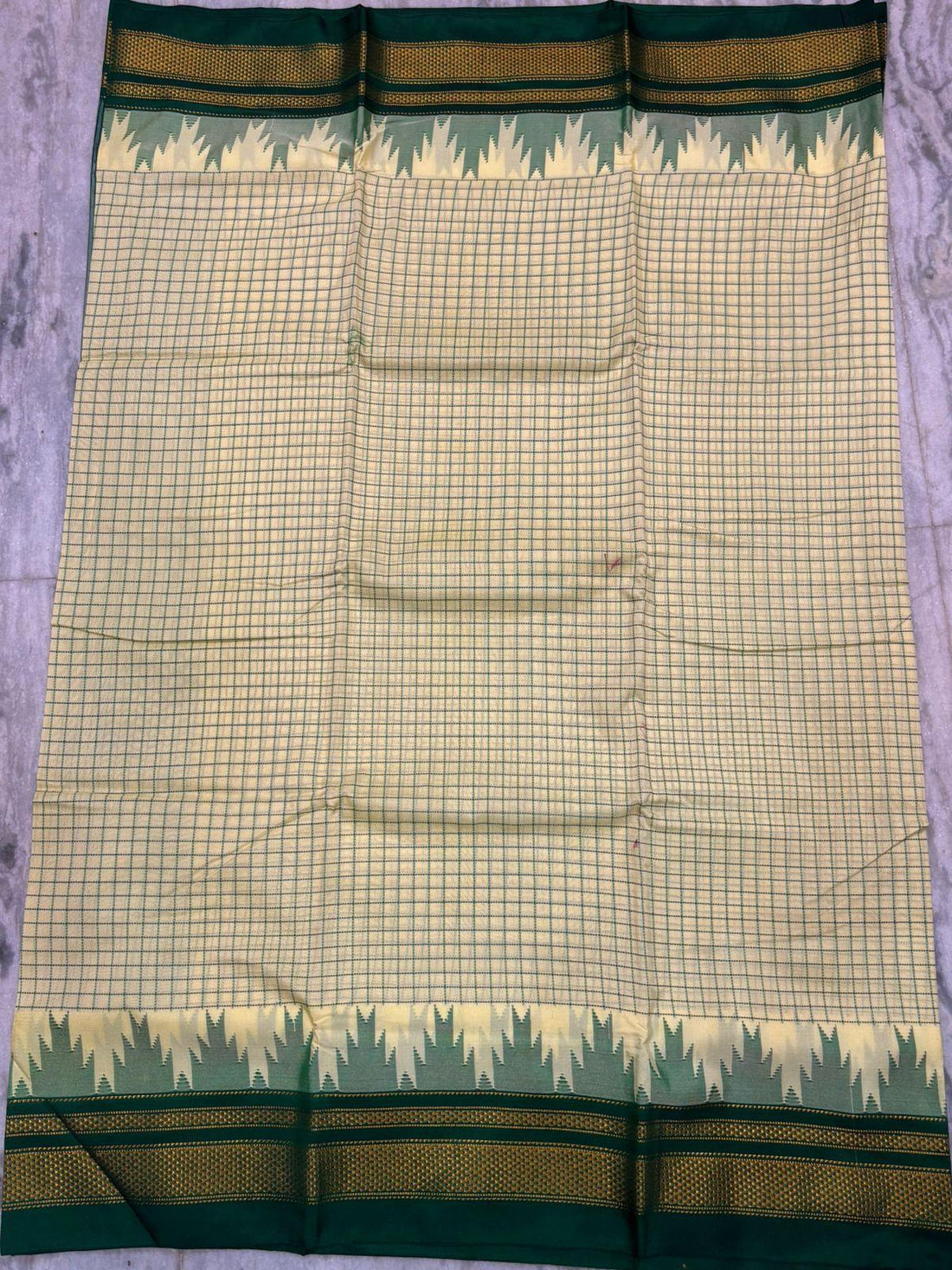 Pure Gadwal Silk Saree - Cream Check Pattern with Green Zari Border & Traditional Pallu - pochampallysarees.com