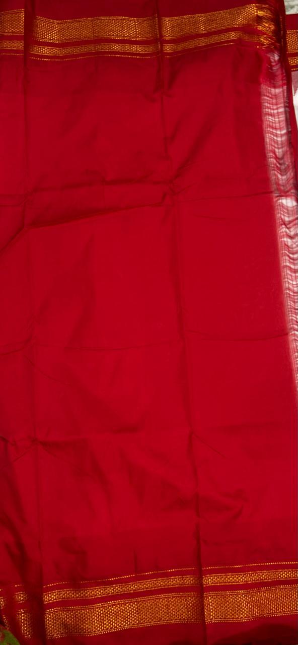 Cream and Red Gadwal Silk Saree with Temple Border - pochampallysarees.com