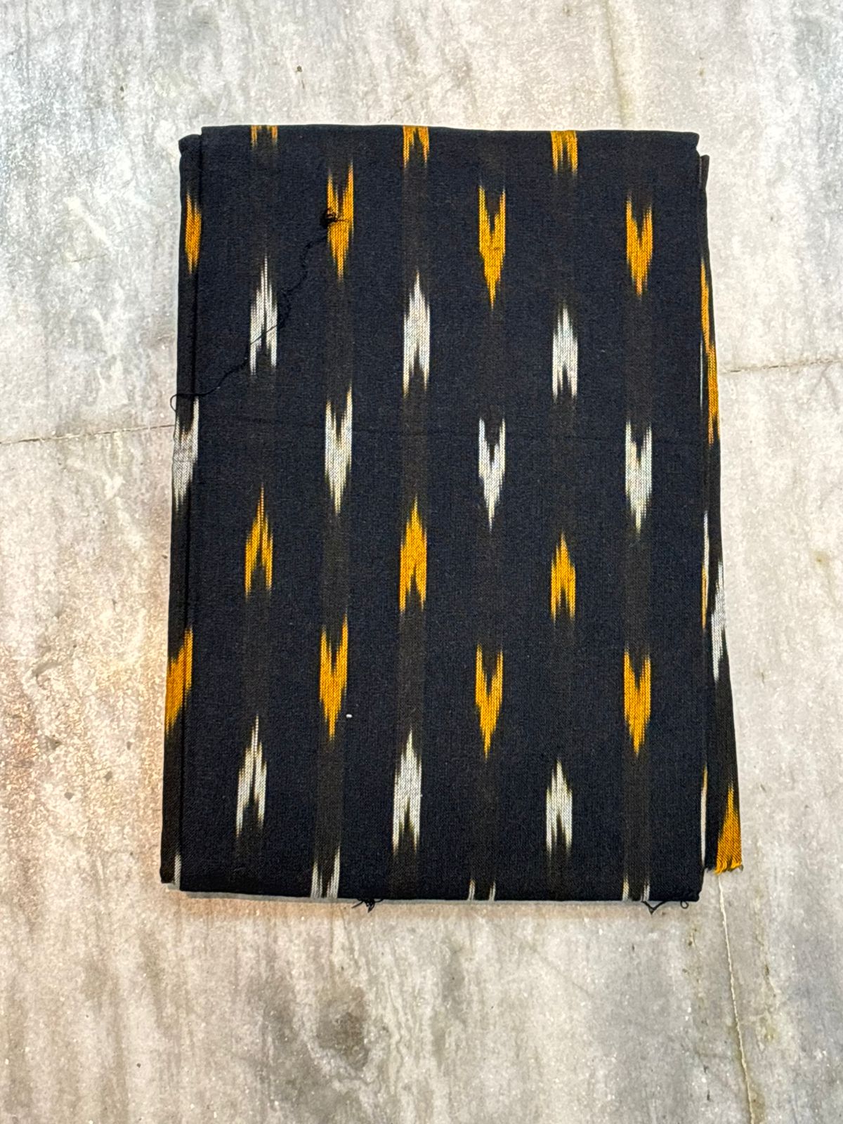 POCHAMPALLY DOUBLE IKAT COTTON BLACK WITH YELLOW COLOR DRESS MATERAL-A04