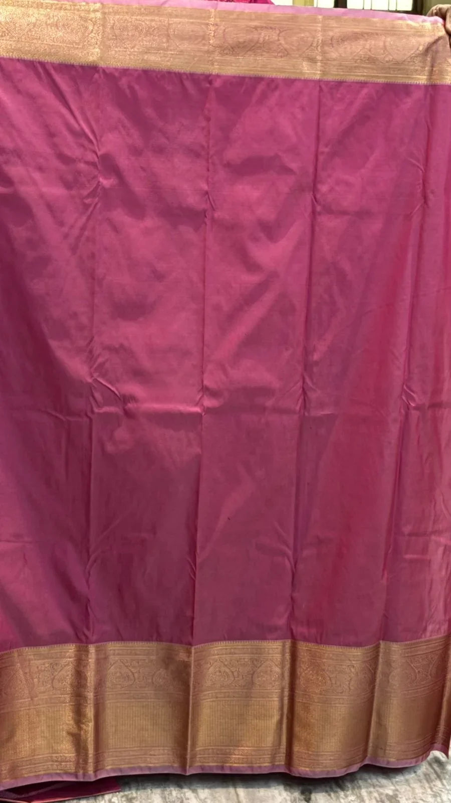 Pure Handloom Fuchsia Pink & Gold Kanjivaram Silk Saree - pochampallysarees.com