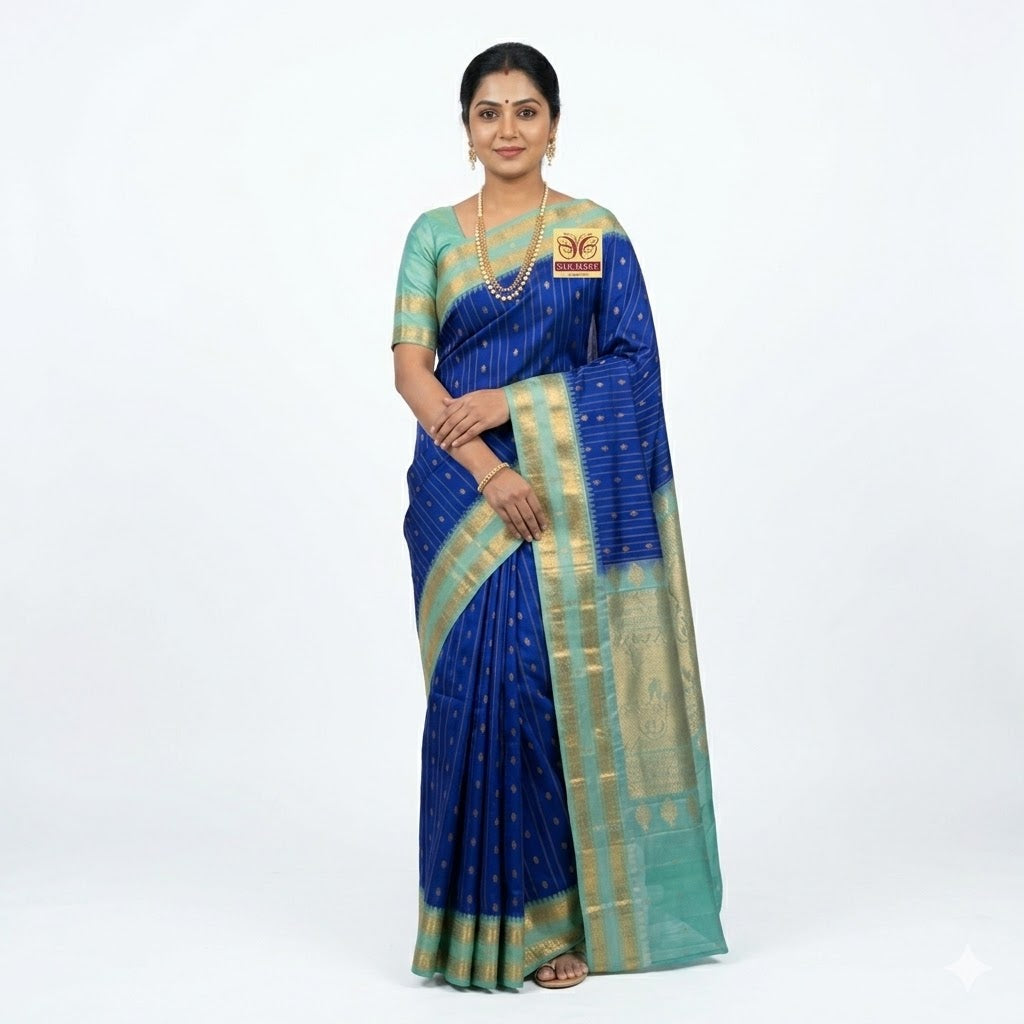Elegant Royal Blue Gadwal Silk Saree with Sea Green Border - pochampallysarees.com