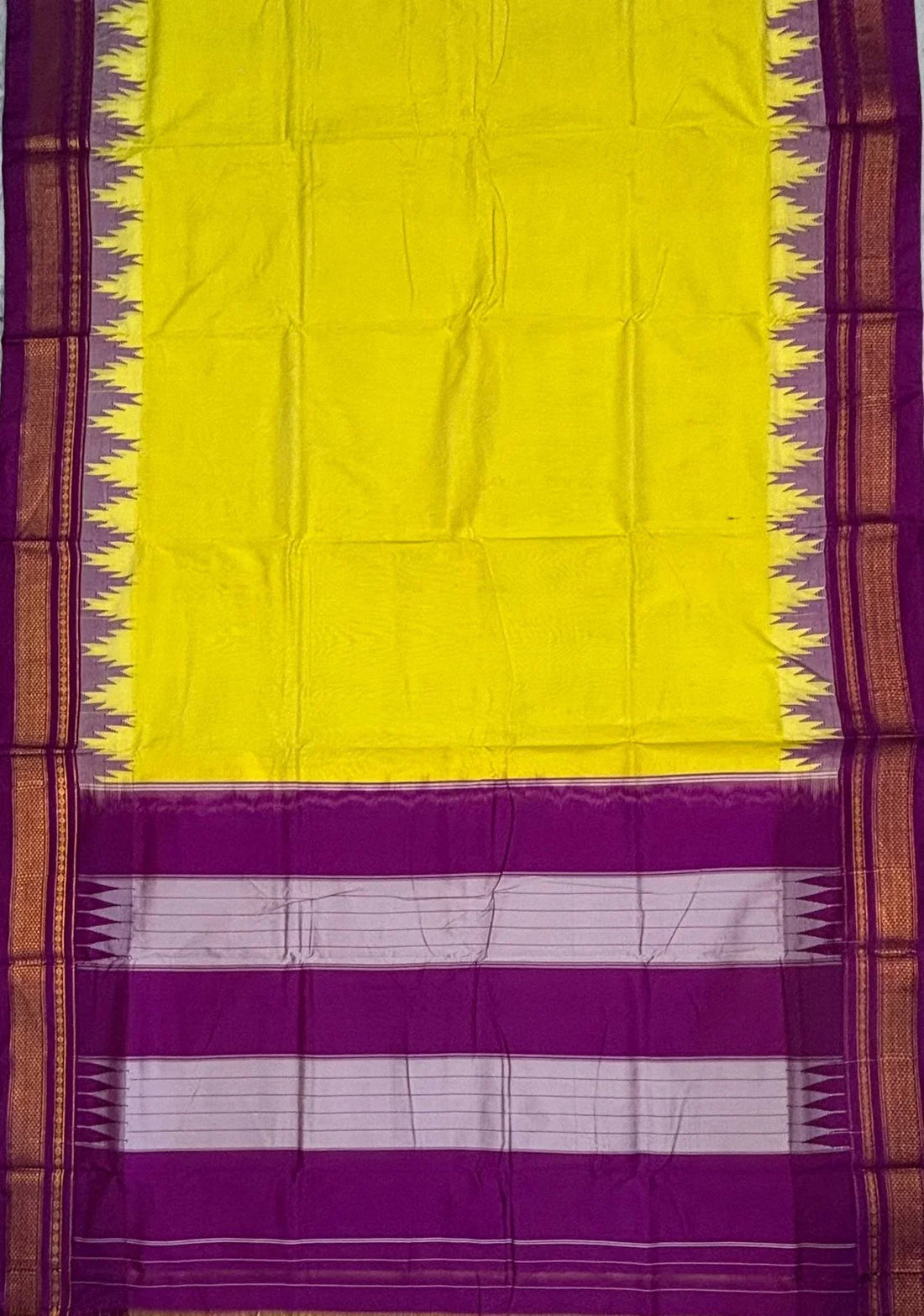 Radiant Yellow Gadwal Saree with Majestic Magenta-Purple Border - pochampallysarees.com