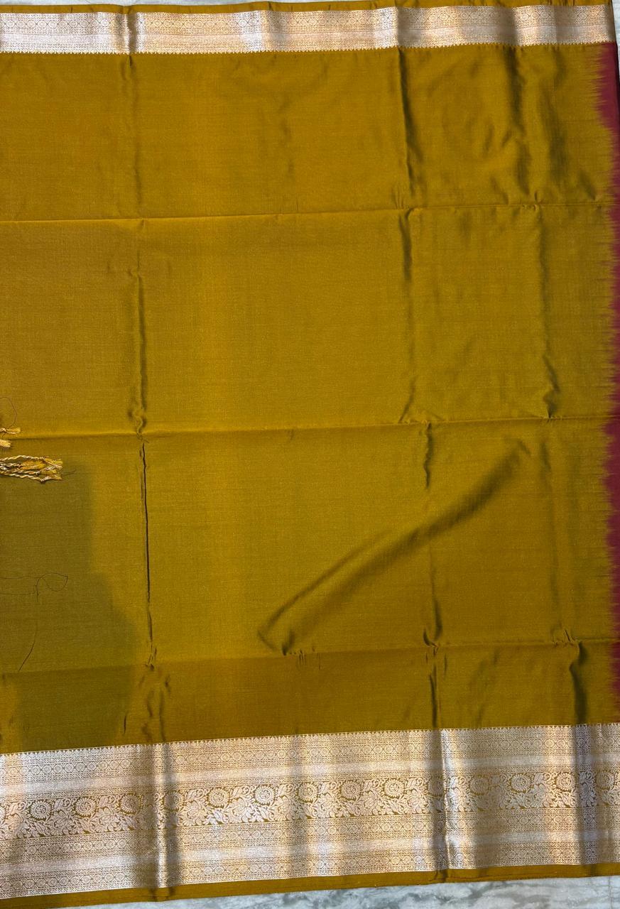 Traditional Magenta Pattu Silk Saree with Ornate Golden Zari - pochampallysarees.com