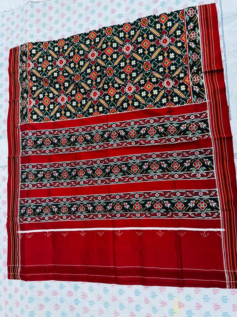 Authentic Double Ikat Silk Patola Saree in Red & Green | Buy Online - pochampallysarees.com