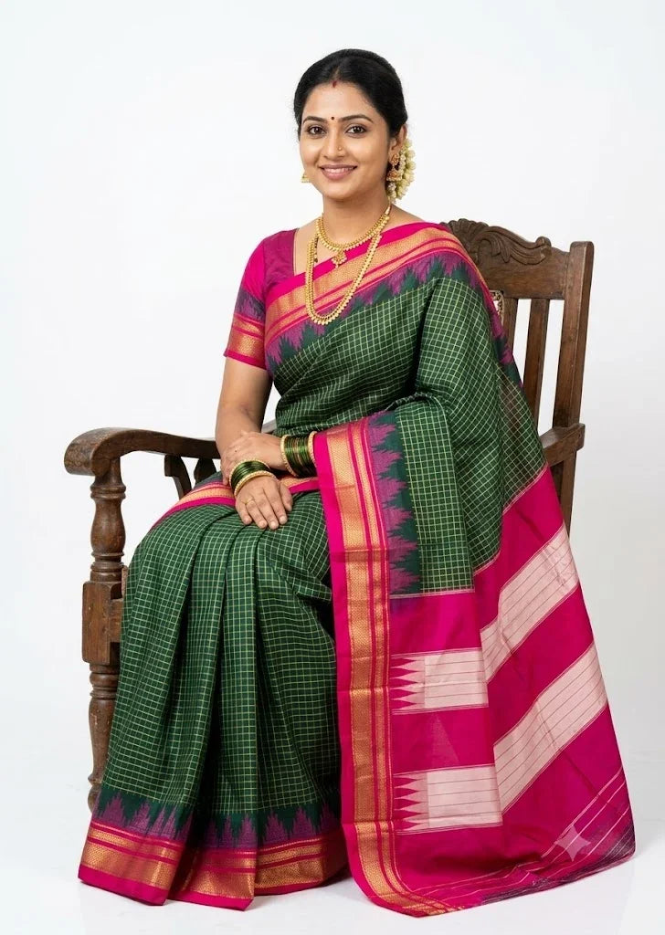 Dark Green Checkered Gadwal Silk Saree with Magenta Pallu - pochampallysarees.com