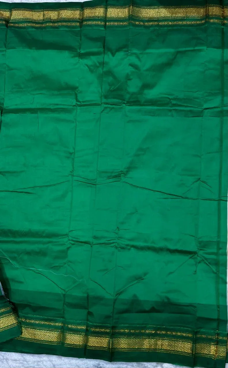 Cream and Emerald Green Gadwal Silk Saree with Temple Border - pochampallysarees.com