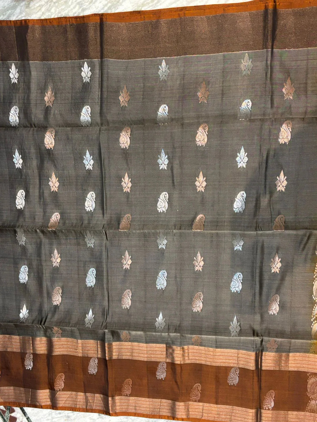Elegant Charcoal Grey & Copper Zari Soft Silk Saree with Floral Pallu - pochampallysarees.com