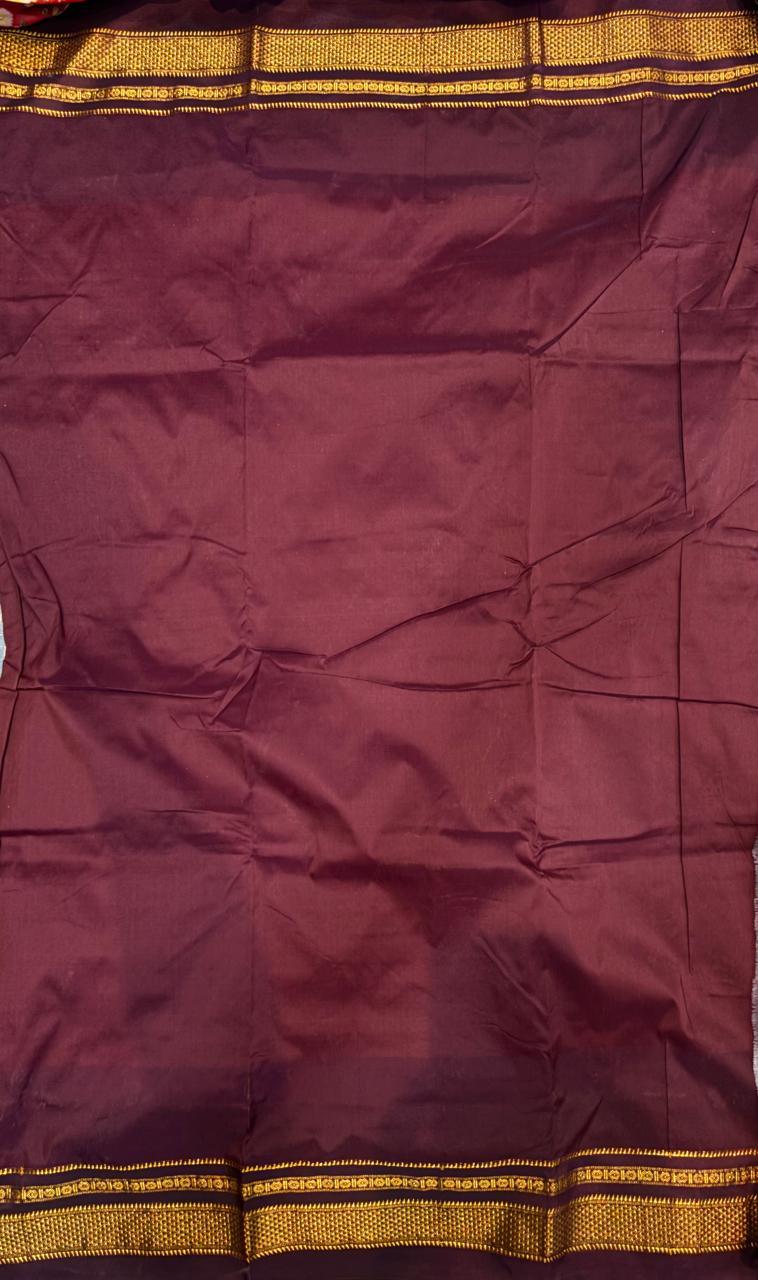 Classic Silver-Gray Gadwal Saree with Deep Wine Maroon Border - pochampallysarees.com