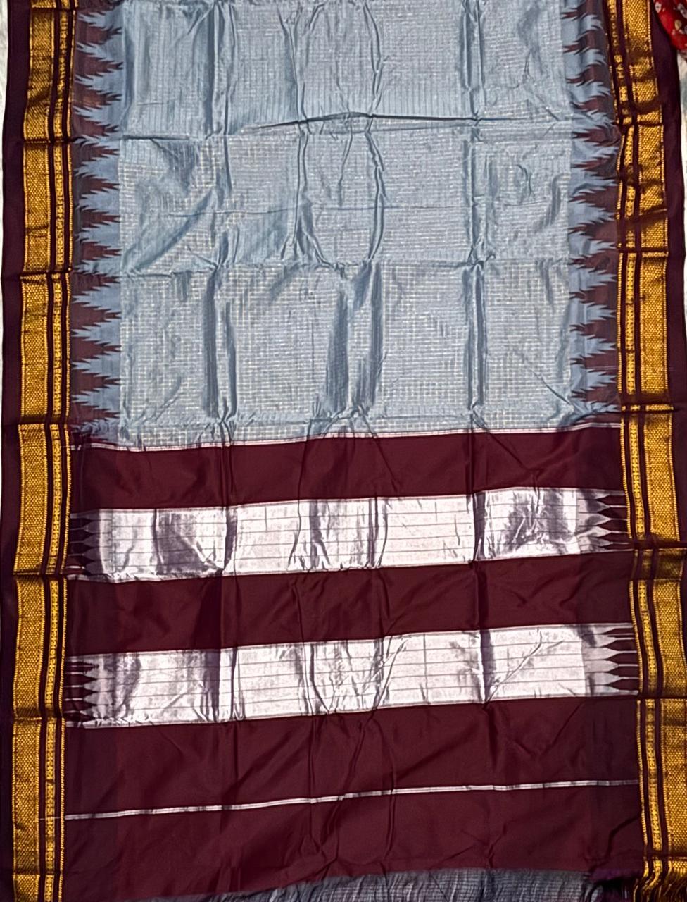 Classic Silver-Gray Gadwal Saree with Deep Wine Maroon Border - pochampallysarees.com