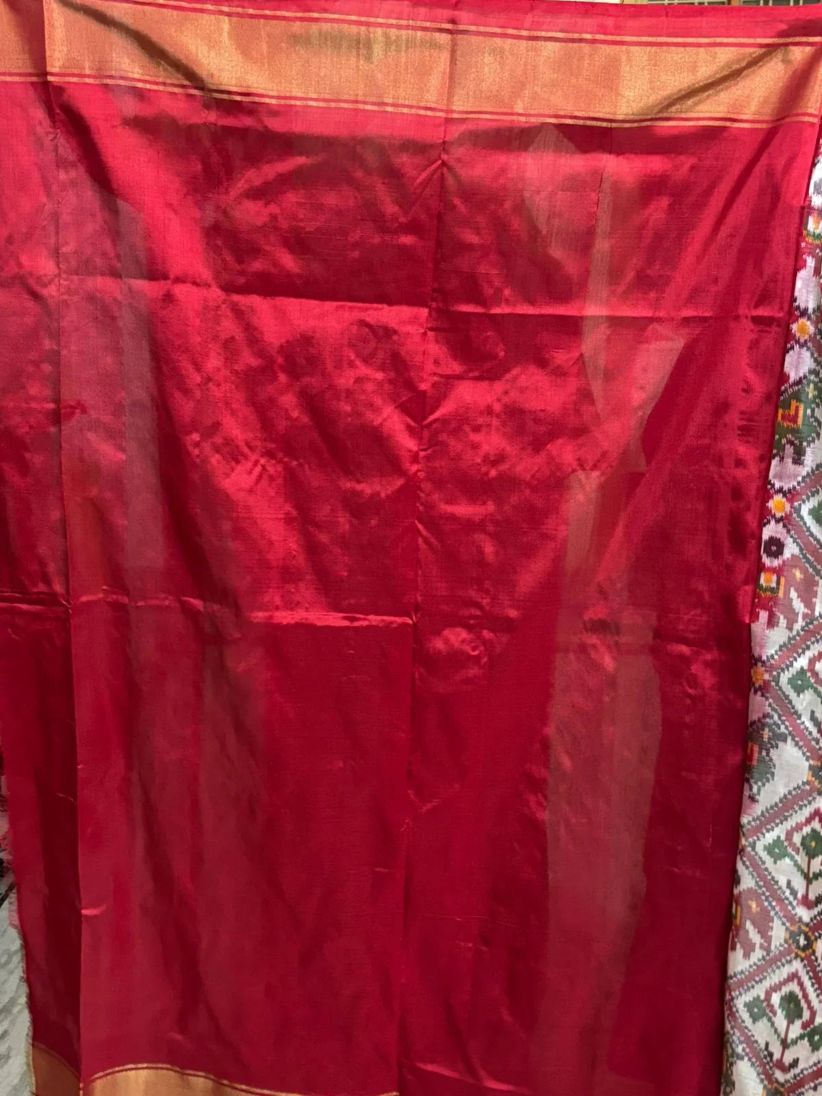 POCHAMPALLY IKKAT PATOLA SILK WHITE RED SARI - pochampallysarees.com