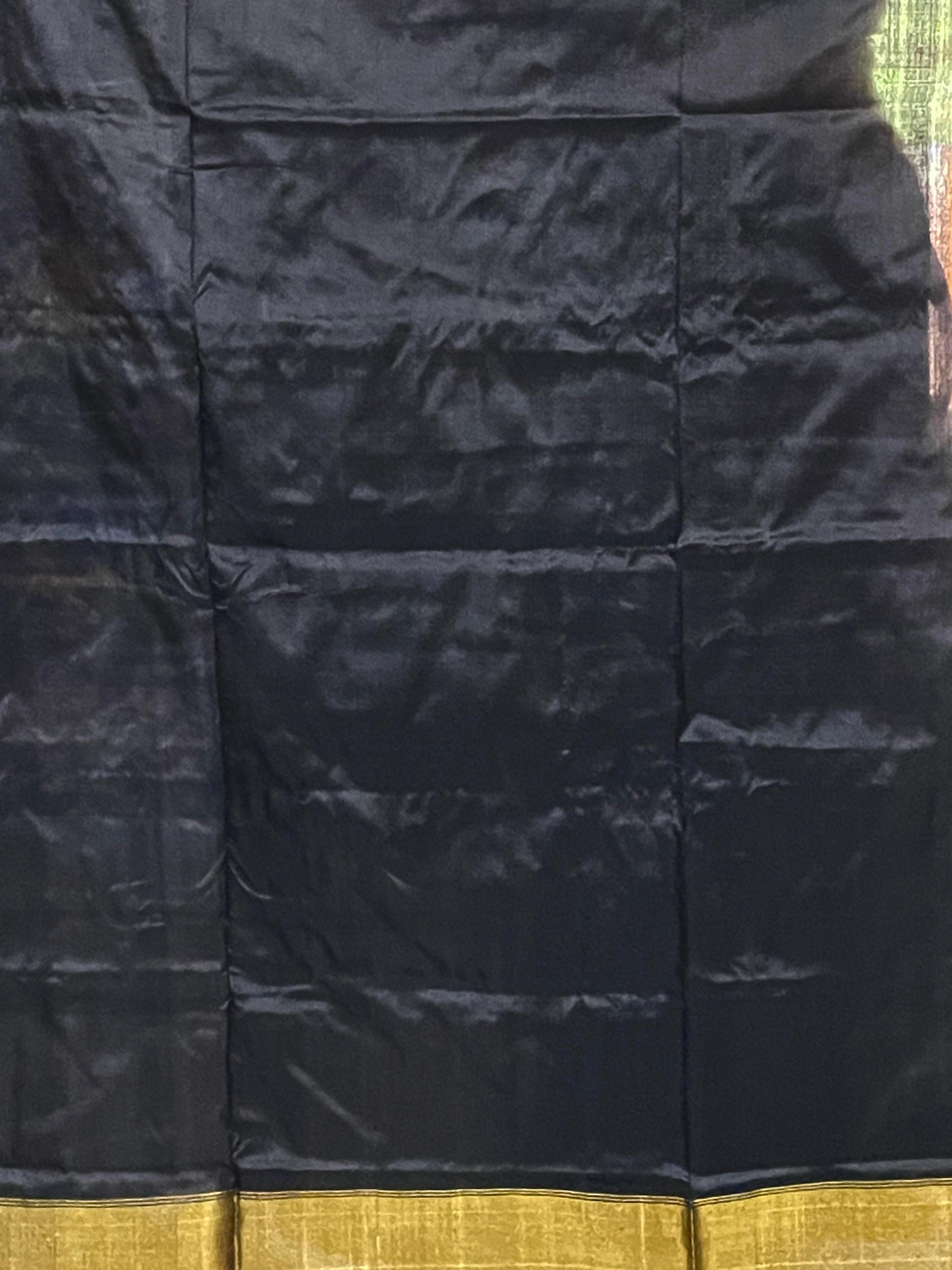 Pochampally Ikkat Silk Cream Black