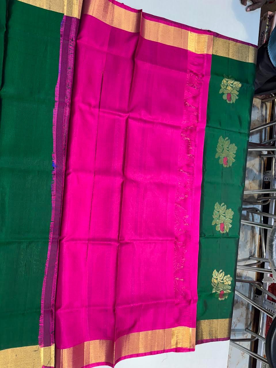 PURE SOFT SILK SAREE BOTTLE GREEN AND PINK WITH ALLOVER ZARI WEAVES BUTTAS IN BORDER KANCHI STYLE - pochampallysarees.com