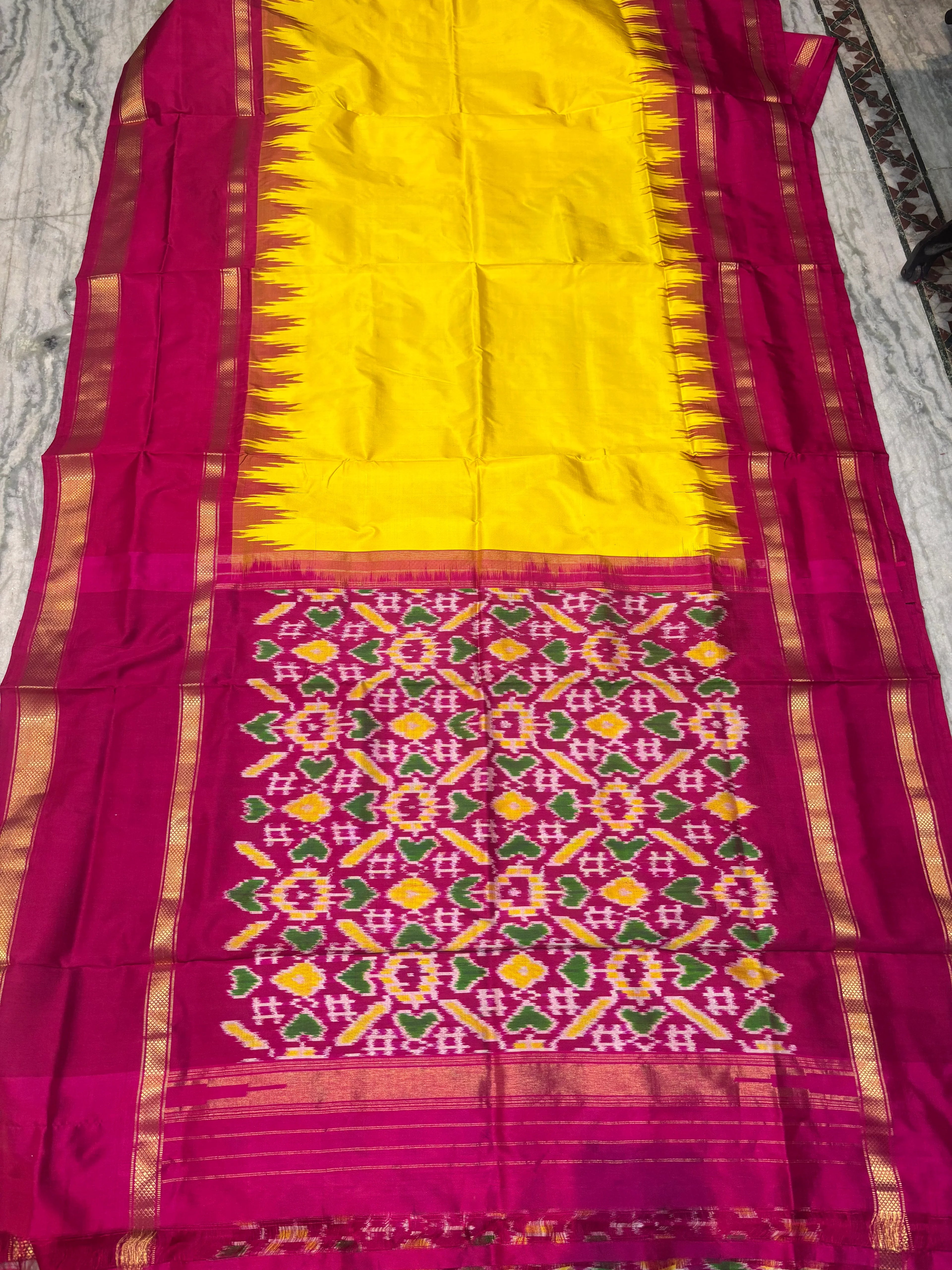 Exquisite Handloom Pochampally Silk Saree in Vibrant Yellow & Deep Pink with Traditional Ikat Patterns - pochampallysarees.com