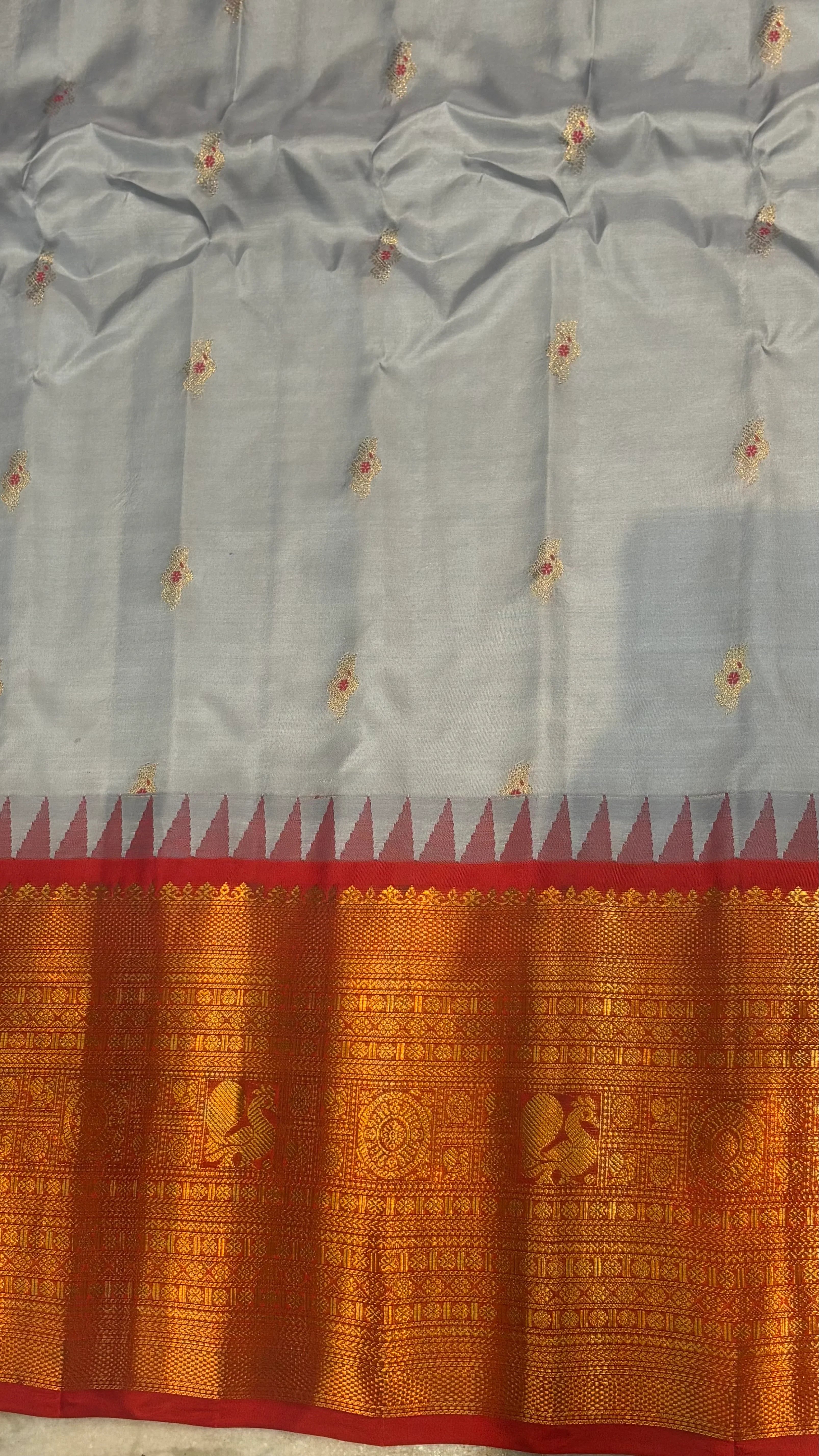 Authentic Gray Gadwal Silk Saree with Contrast Red Zari Pallu & Matching Blouse - pochampallysarees.com
