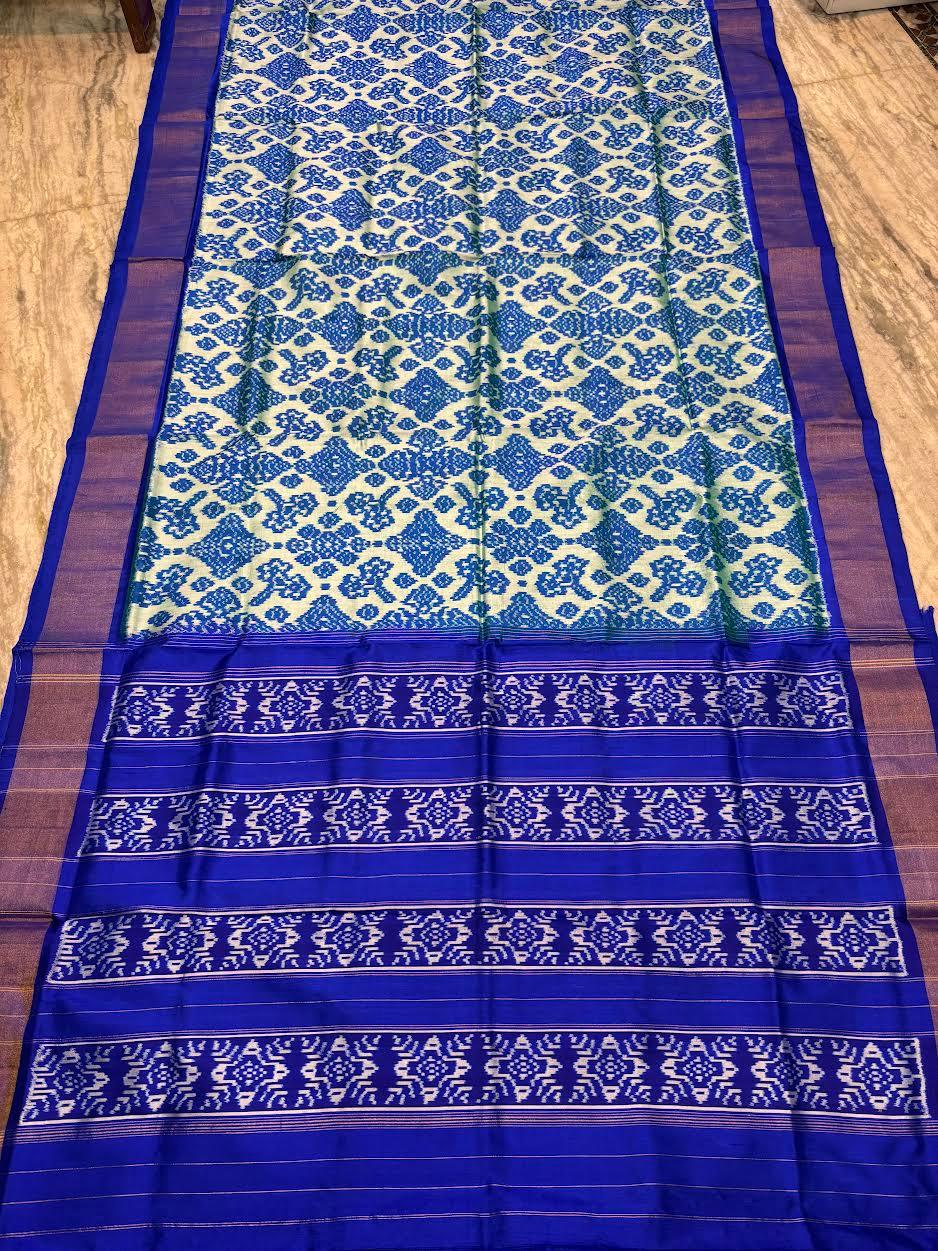 Pure Pochampally Ikkat Patola Silk Saree – Royal Blue & Cream | Handloom Double Ikat Pattern | Traditional Wedding Wear - pochampallysarees.com