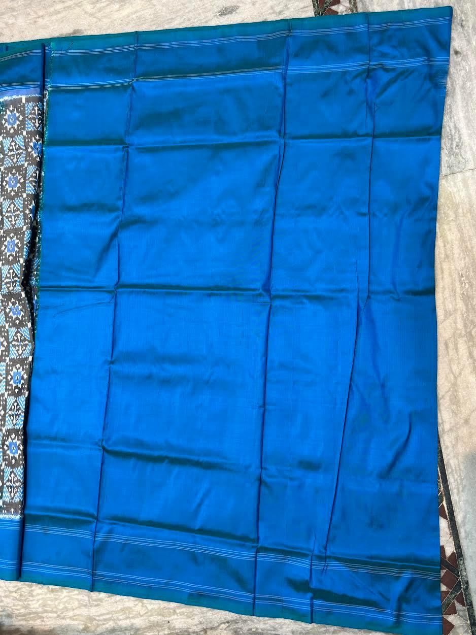 Authentic Pochampally Ikkat Pure Silk Saree – Charcoal Grey & Royal Blue Geometric Pattern with Contrast Border | Handloom Pattu Saree for Weddings - pochampallysarees.com