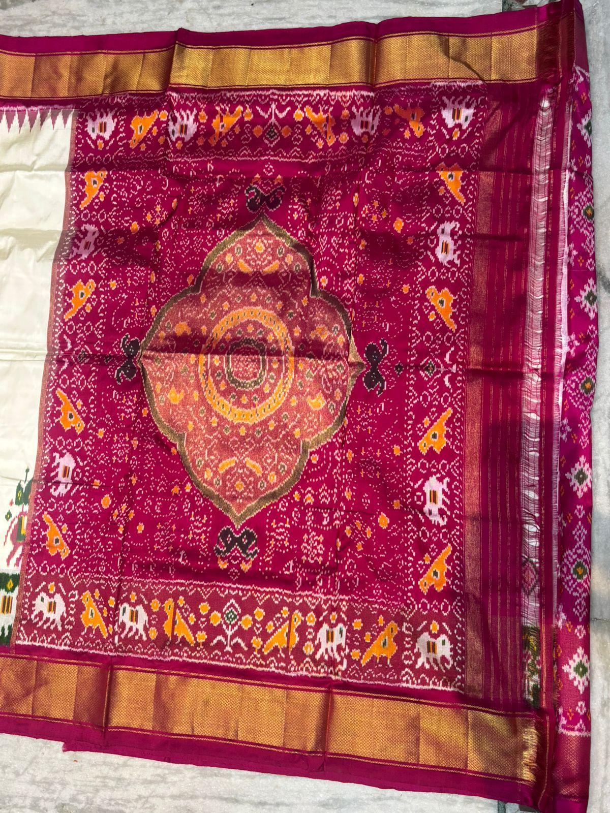 Pure Handloom Ikkat Silk Saree in Cream & Magenta | Traditional Pochampally Silk with Elephant Motifs, Temple Zari Border & Designer Pallu | Wedding & Festive Wear - pochampallysarees.com