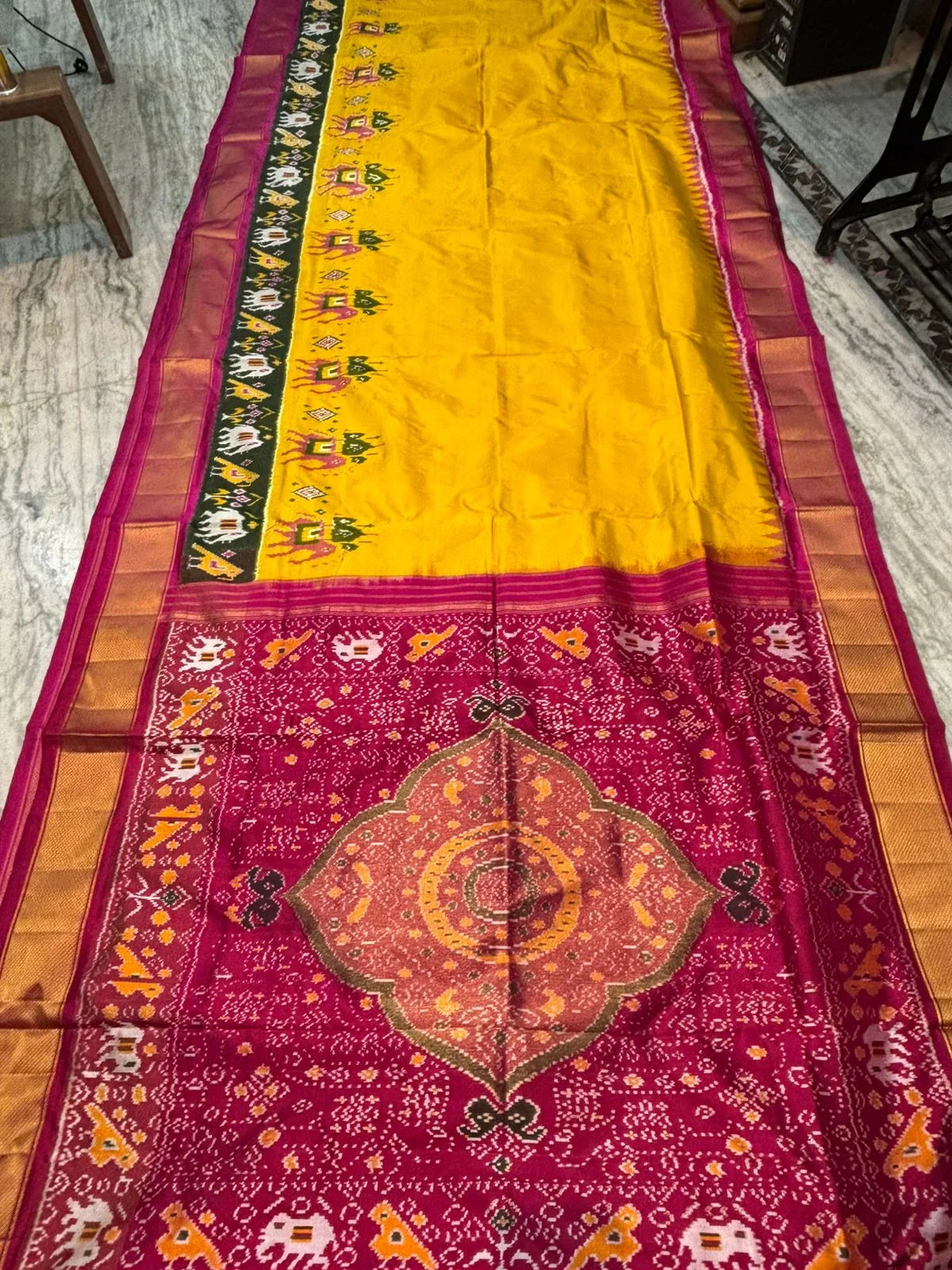 POCHAMPALLY IKKAT SILK BODY MANGO YELLOW BORDER PINK AND PALLU AND BLOUSE IKKAT DESIGN PINK SARI - pochampallysarees.com