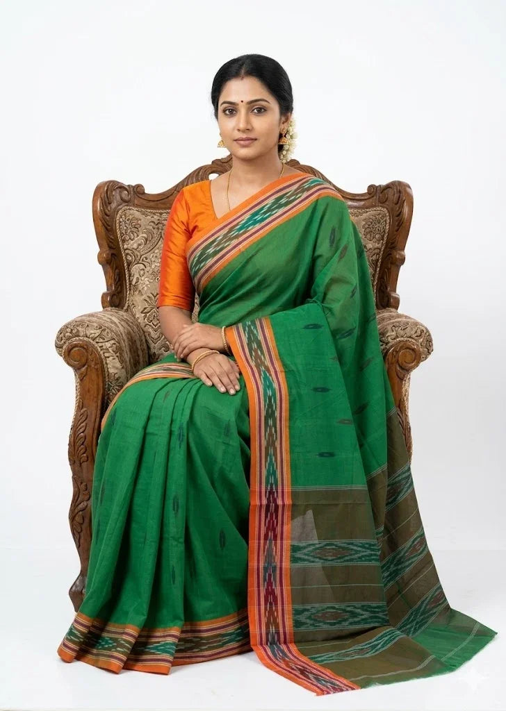 Vibrant Emerald Green Pochampally Ikat Cotton Saree - pochampallysarees.com
