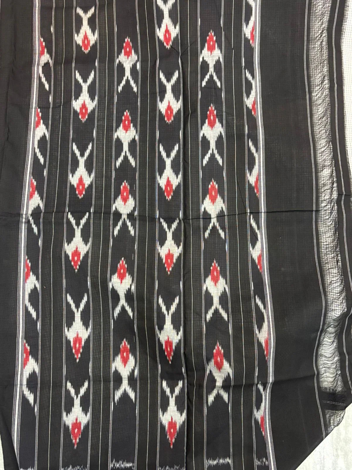 POCHAMPALLY IKKAT COTTON WHITE BLACK SARI - pochampallysarees.com