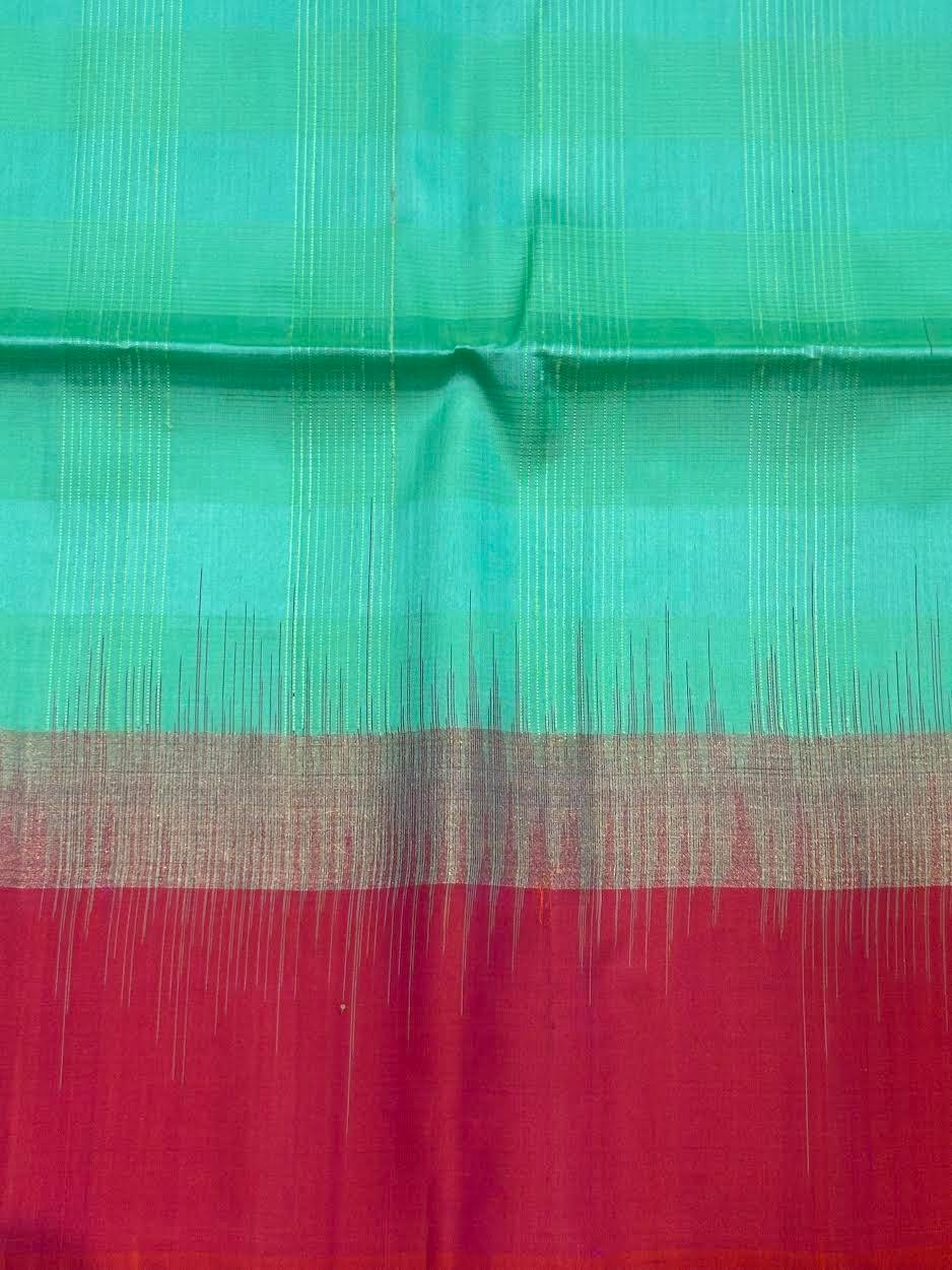 Elegant Pista Green & Coral Red Handloom Pure Silk Saree | Zari Striped Pallu & Contrast Border | Lightweight Traditional Festive Wear with Tassels - pochampallysarees.com