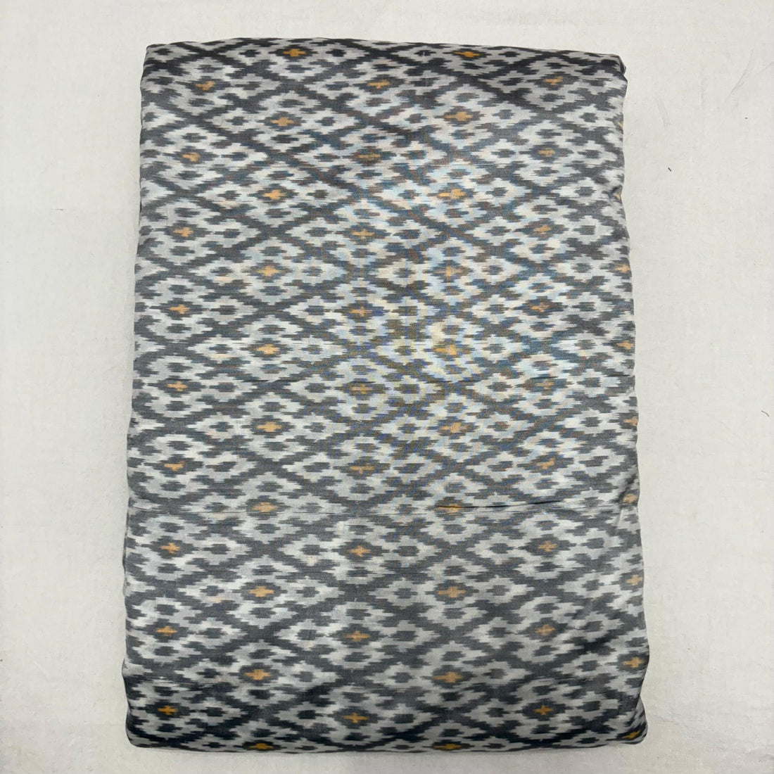 HAND WOVEN DOUBLE IKAT SOFT SILK WHITE FABRIC - pochampallysarees.com