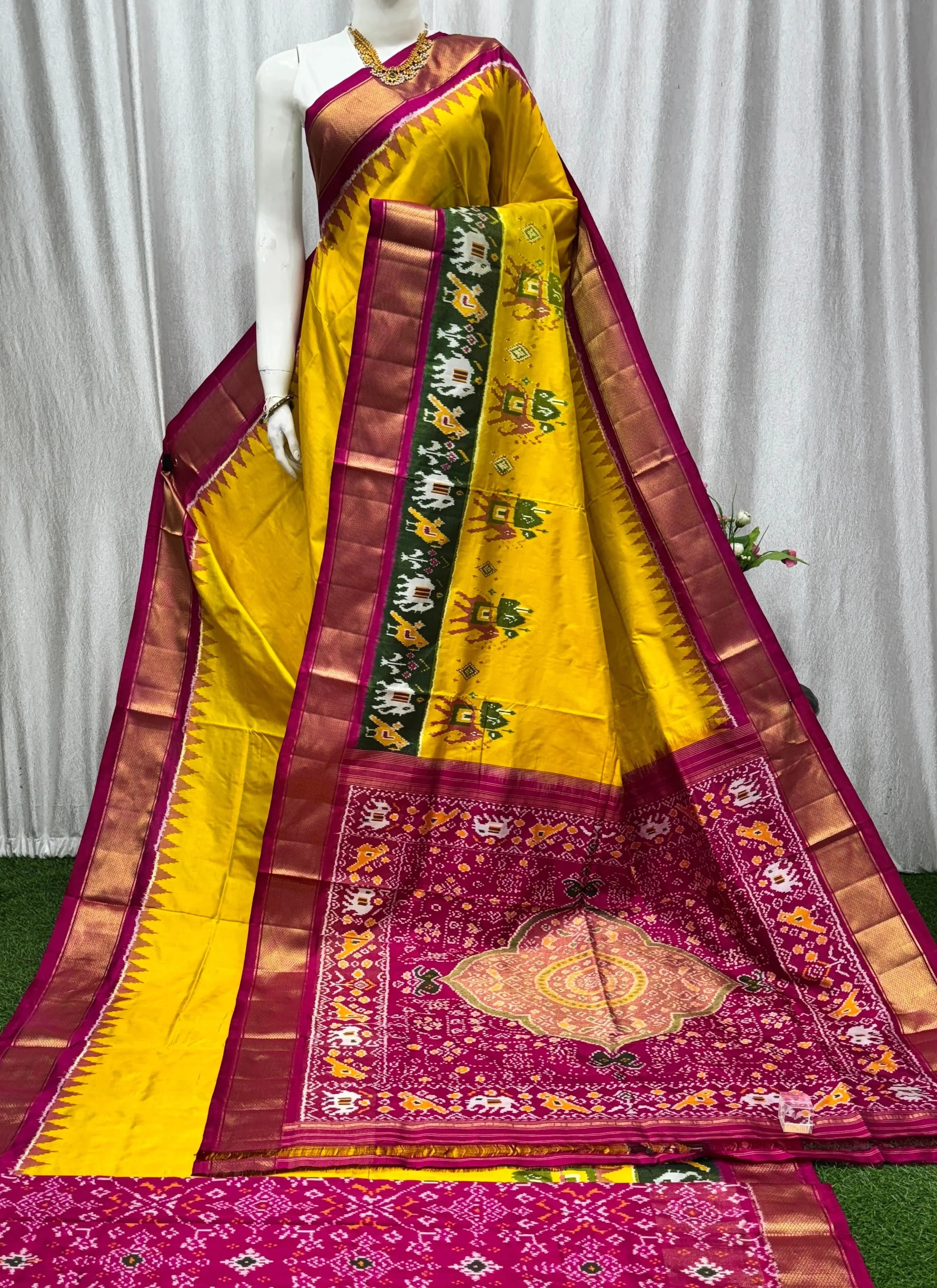 POCHAMPALLY IKKAT SILK BODY MANGO YELLOW BORDER PINK AND PALLU AND BLOUSE IKKAT DESIGN PINK SARI - pochampallysarees.com