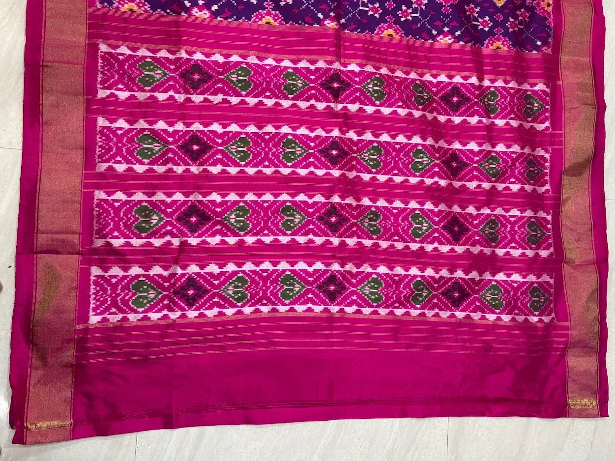 POCHAMPALLY IKKAT SILK PATOLA DEEP PURPLE & PINK SAREE | Handloom Double Ikat Pattu Saree with Zari Border | Traditional Wedding & Festive Wear - pochampallysarees.com