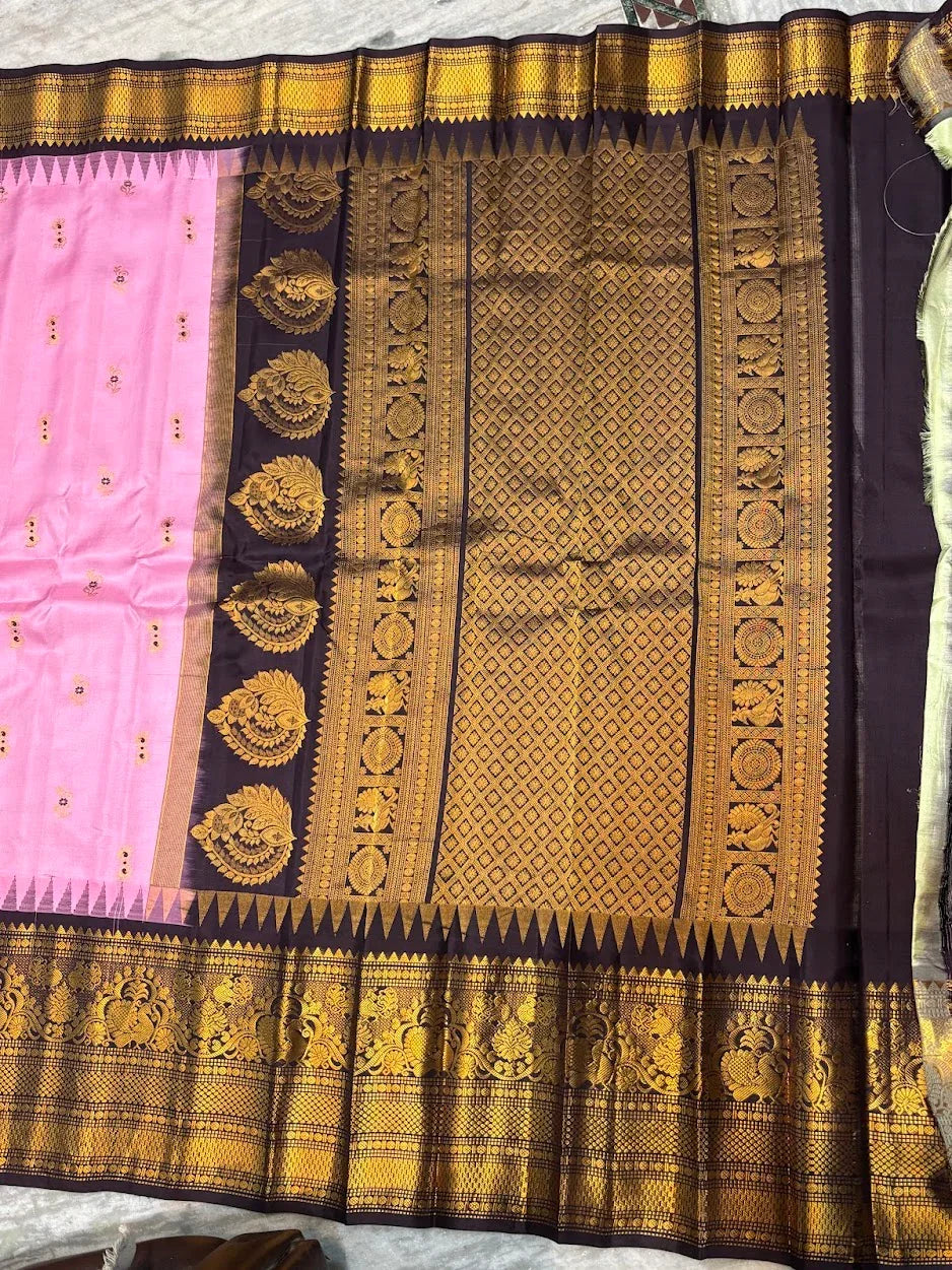 Pure Gadwal Silk Saree: Baby Pink with Contrast Chocolate & Gold Zari Border | Handloom Kuttu Temple Border Saree for Weddings & Festivals - pochampallysarees.com