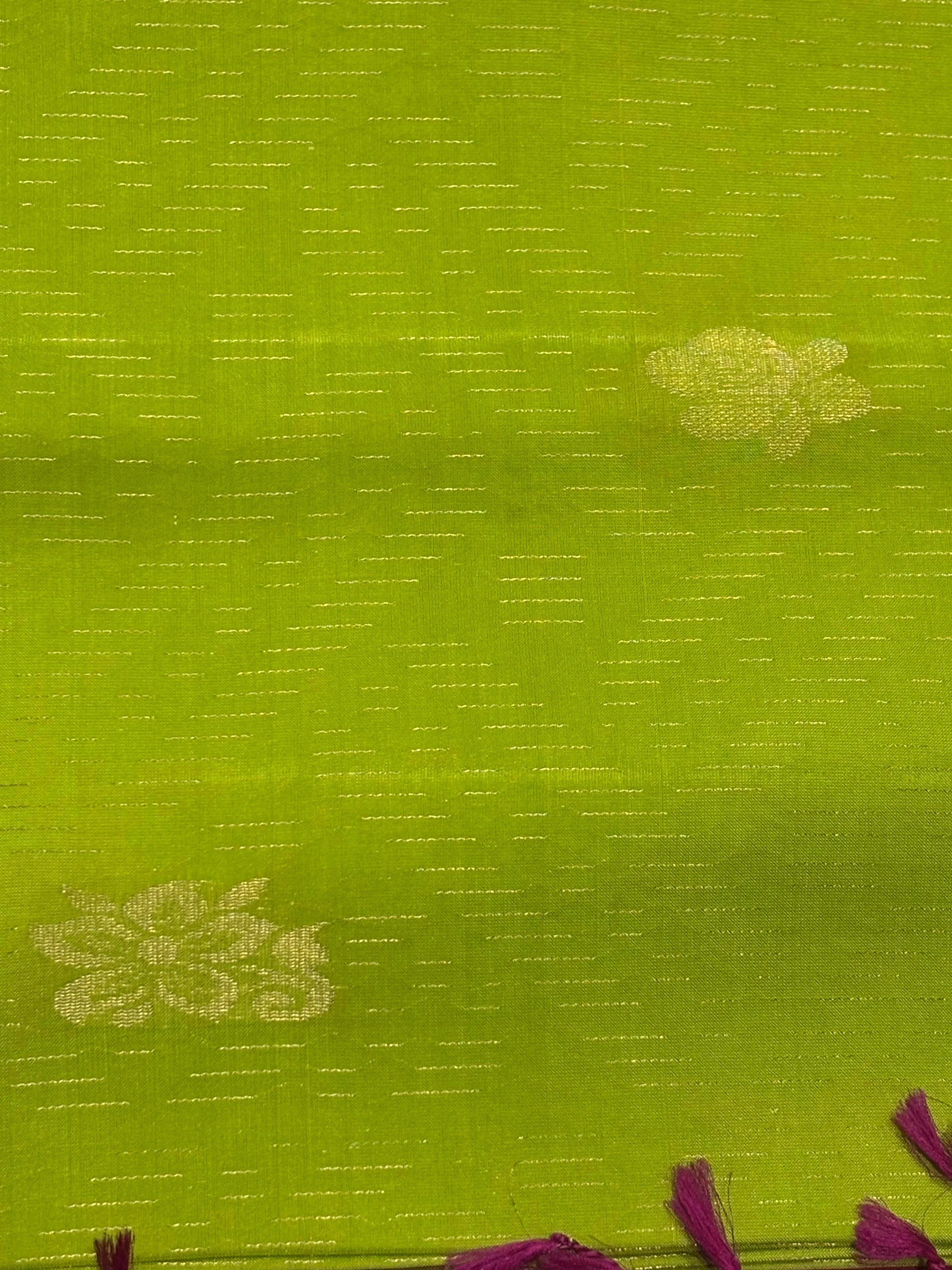 PURE SOFT SILK SAREE PARROT GREEN AND PINK WITH ALLOVER BUTTI DESIGN WEAVES IN BORDER AND PALLU TISSUE STYLE - pochampallysarees.com