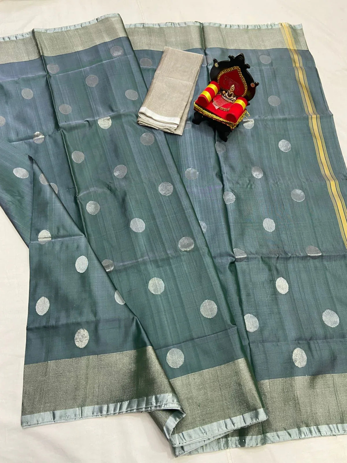 UPPADA PATTU SILVER BORDER SAREE