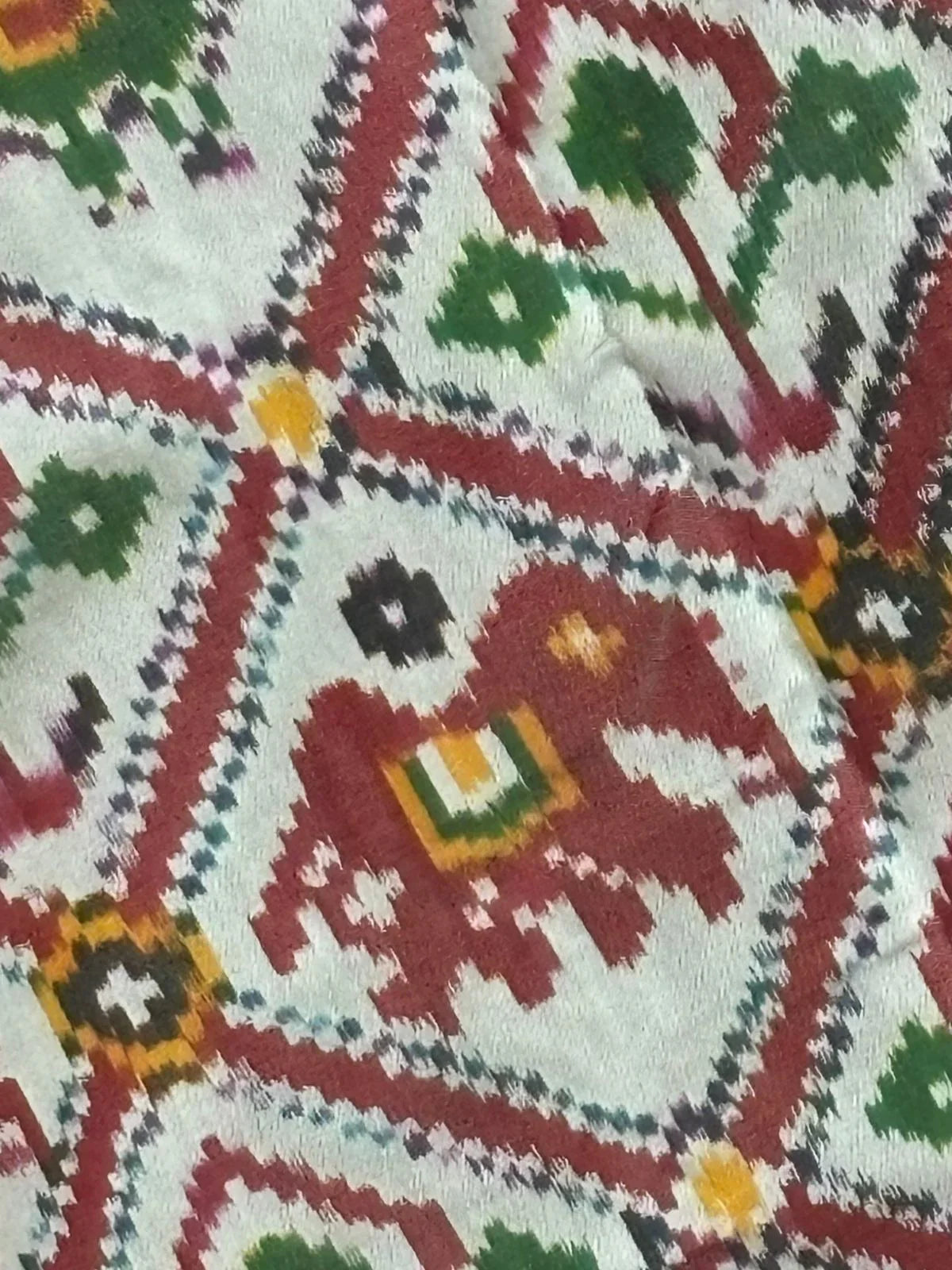 POCHAMPALLY IKKAT PATOLA SILK WHITE RED SARI - pochampallysarees.com