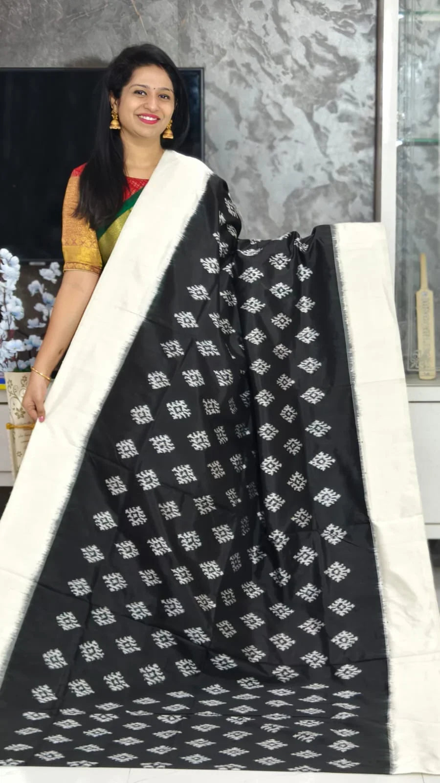 Classic Black & White Ikat Silk Saree - pochampallysarees.com