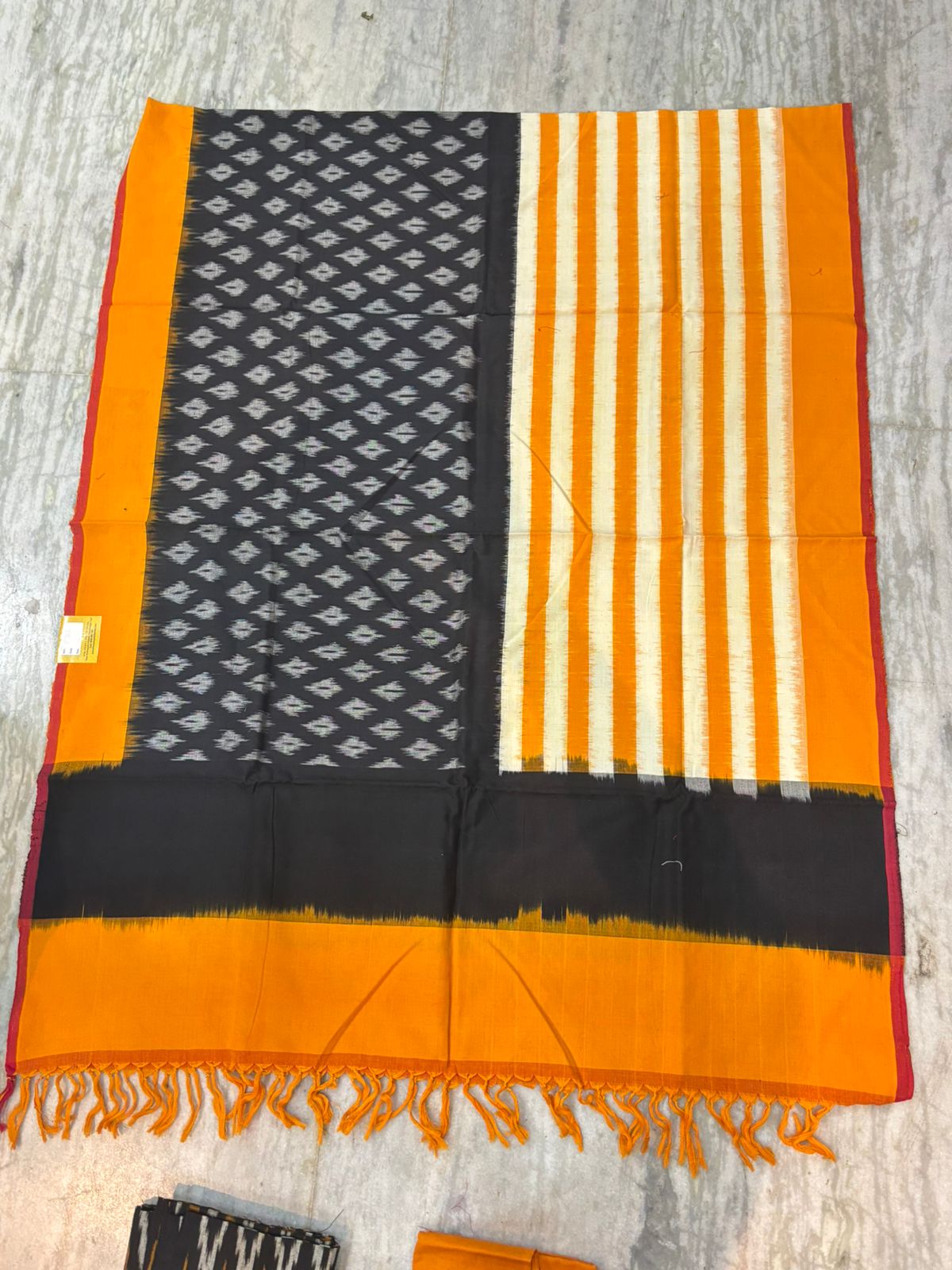 DOUBLE IKAT COTTON BLACK WITH YELLOW COLOR SUITE -C35
