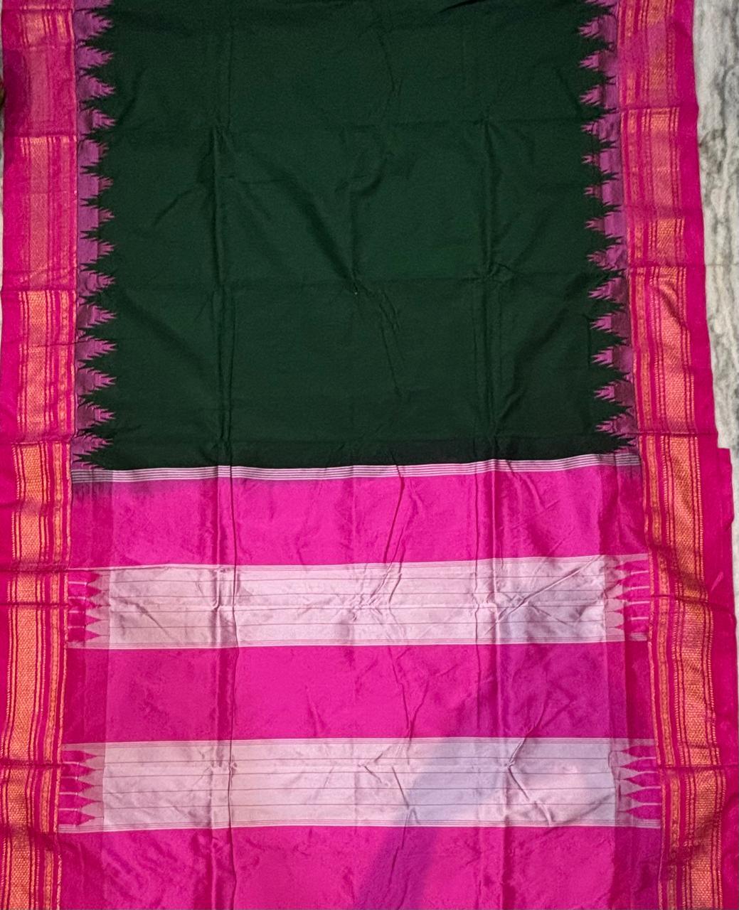 Forest Green Checkered Gadwal Silk Saree with Magenta Pink Pallu - pochampallysarees.com