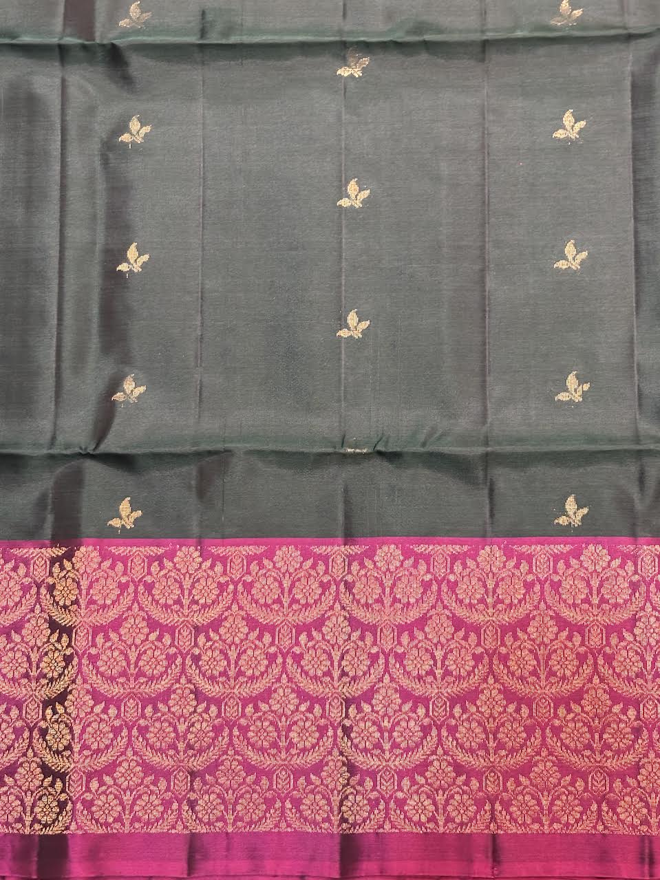 Pure Kanchi Pattu Soft Silk Saree in Gray with Magenta Zari Pallu (Silk Mark Certified)