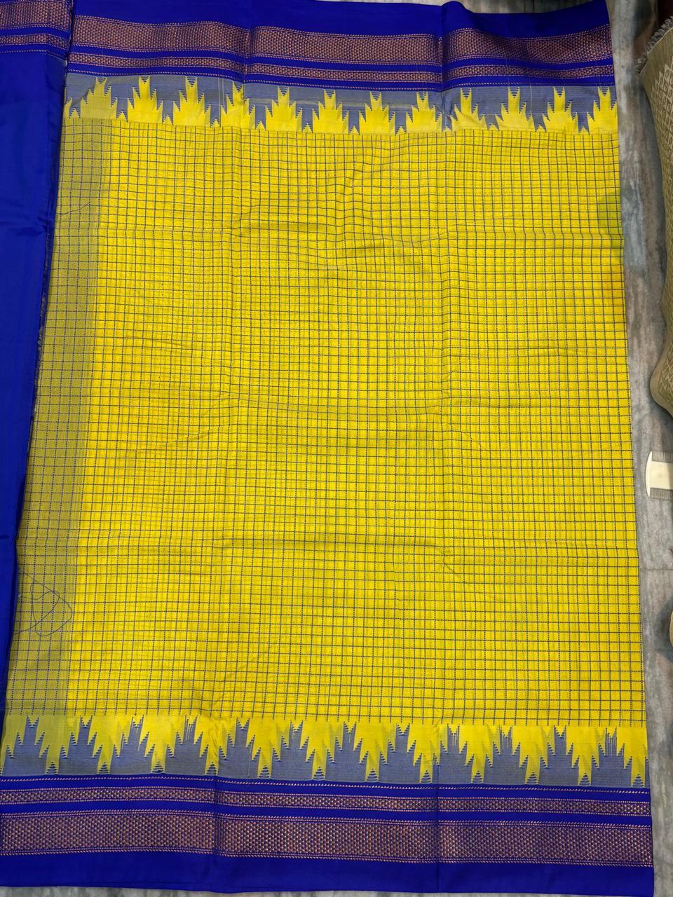 Pure Yellow & Royal Blue Checked Gadwal Silk Saree | Traditional Handloom - pochampallysarees.com