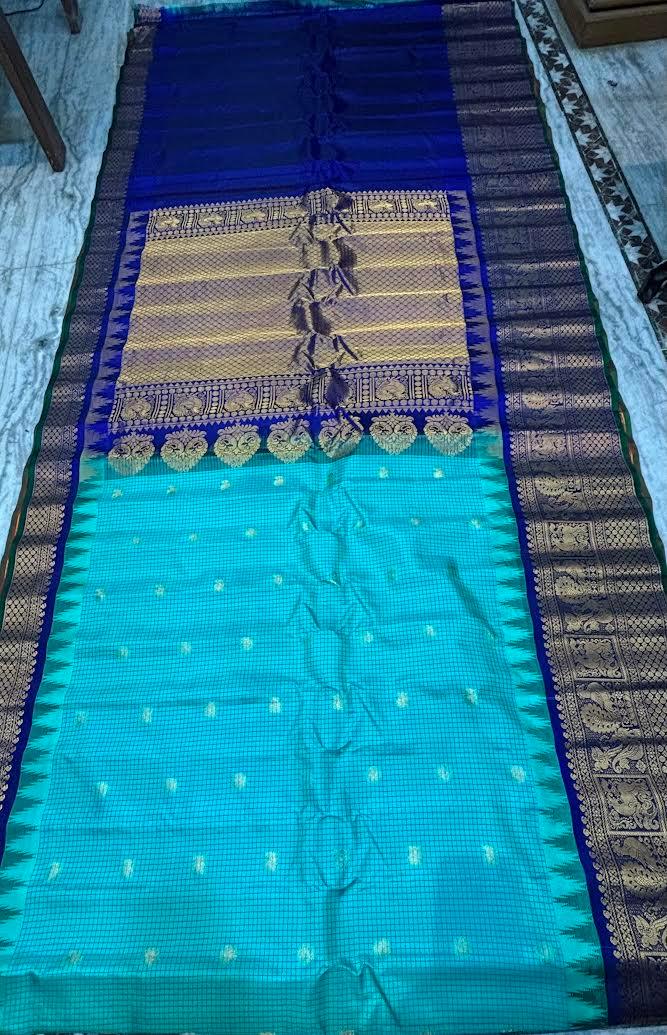 Gadwal Silk Sarees: Vibrant Sea Green & Royal Blue Handloom Classics - pochampallysarees.com