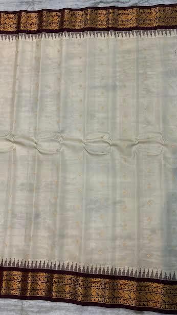 Pure Gadwal Silk Saree in Cream with Chocolate Brown Pallu & Blouse - pochampallysarees.com