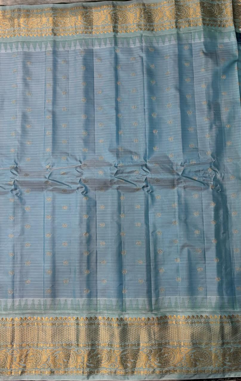 Gadwal Silk Sarees: Classic Royal Blue & Sea Green Checkered Handloom Classics - pochampallysarees.com