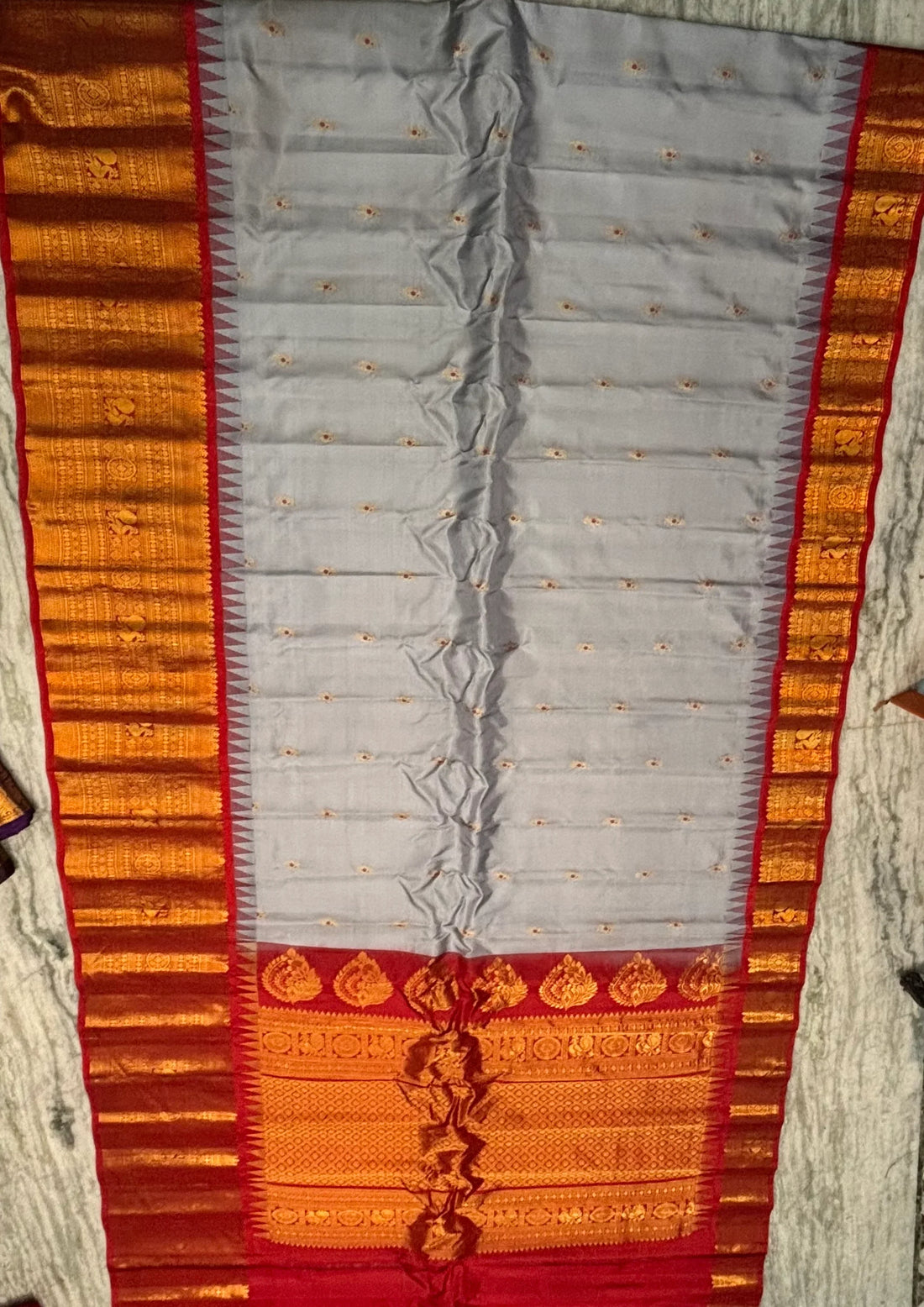 Authentic Gray Gadwal Silk Saree with Contrast Red Zari Pallu & Matching Blouse - pochampallysarees.com