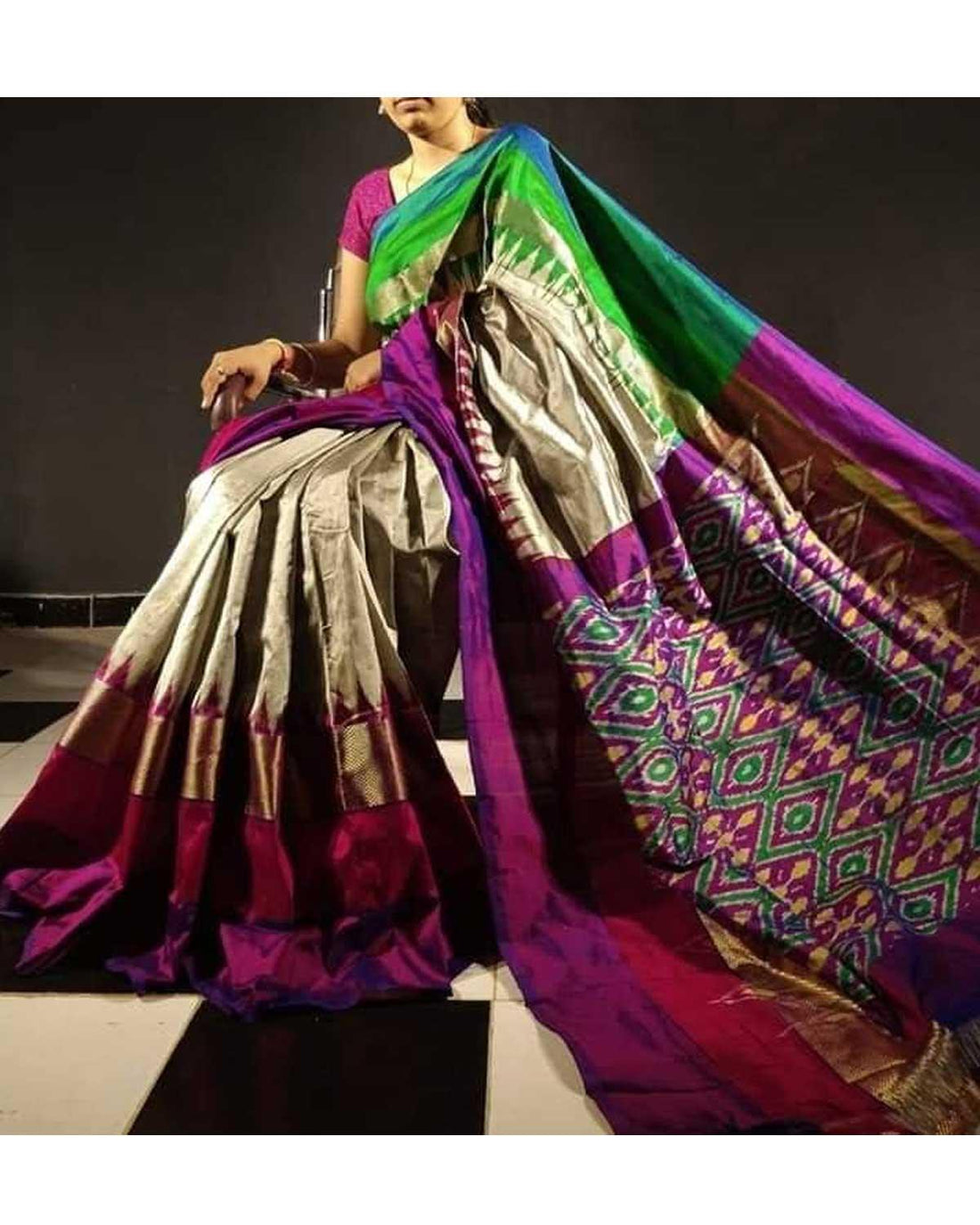 GREEN WITH RED COLOR IKKAT SILK SAREE - pochampallysarees.com