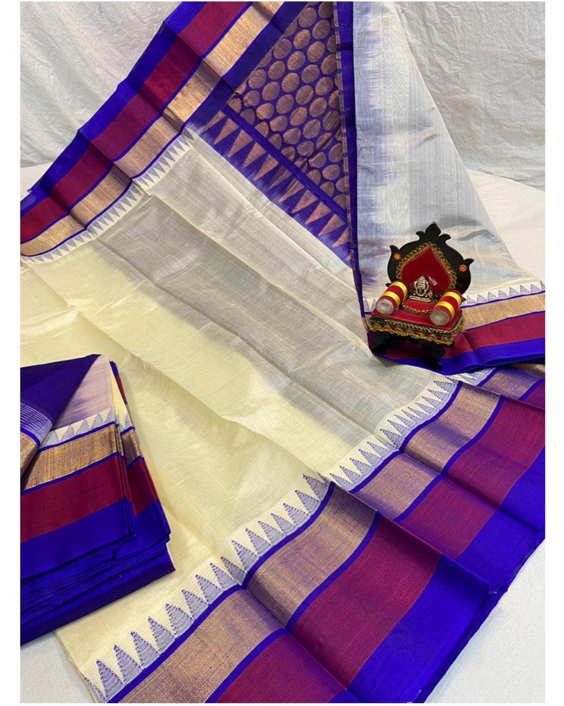 Kuppadam Cream With Blue Color Saree - pochampallysarees.com