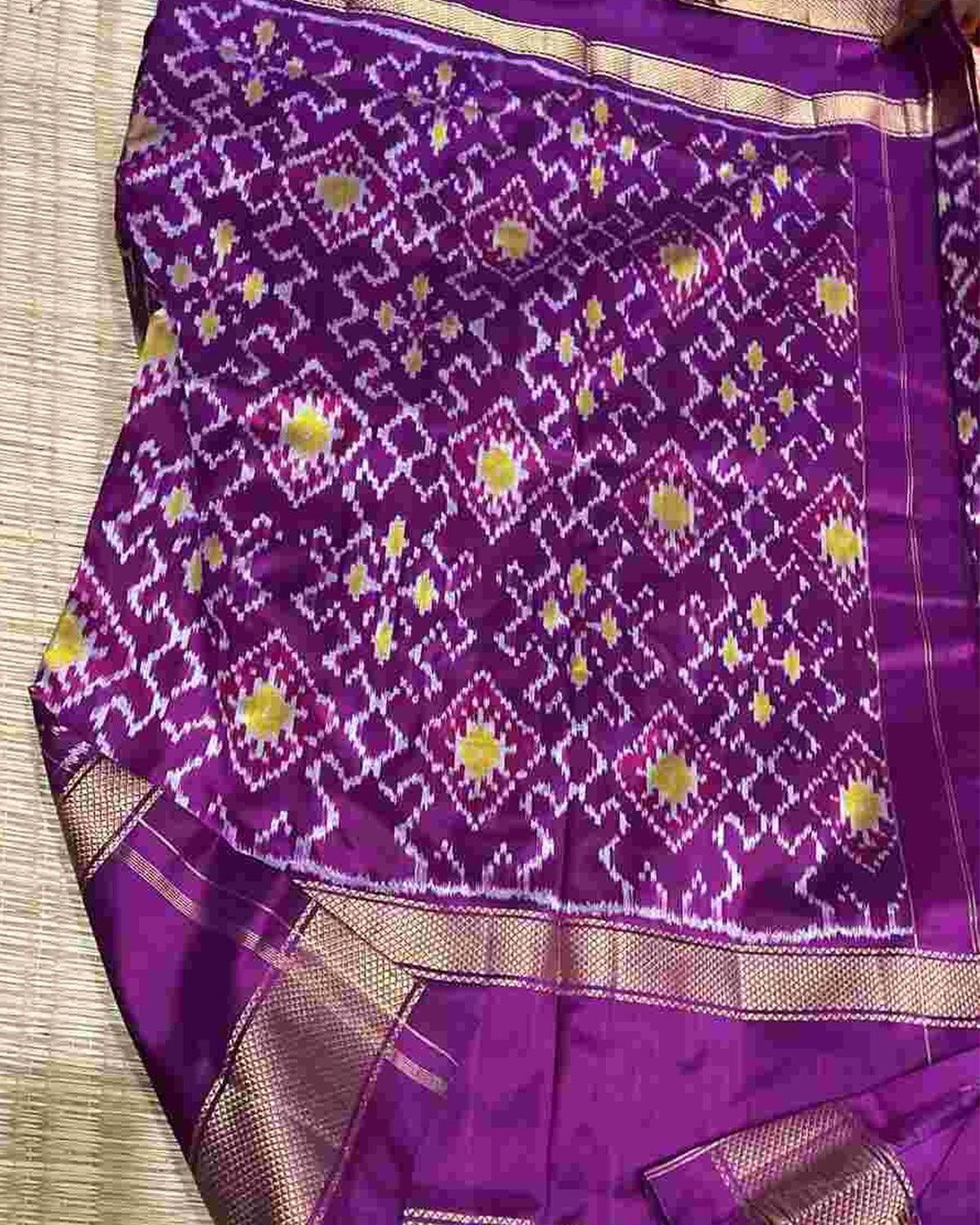 Latest Designer Pochampally CREAM IKKAT SILK SAREE - pochampallysarees.com