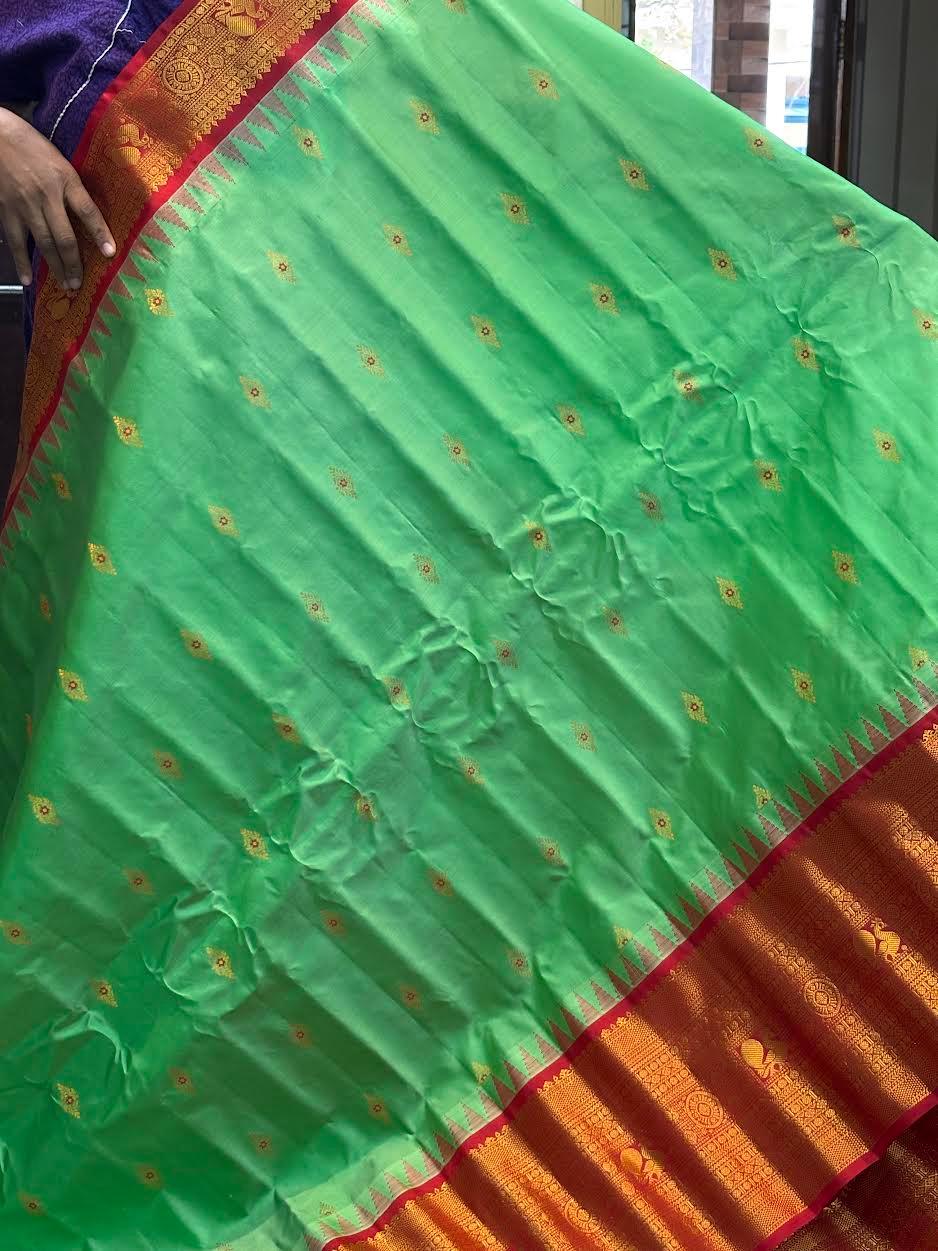PURE GADWAL SILK BODY BUTTI PARROT GREEN PALLU RED BIG BORDER AND BLOUSE RED SAREE - pochampallysarees.com