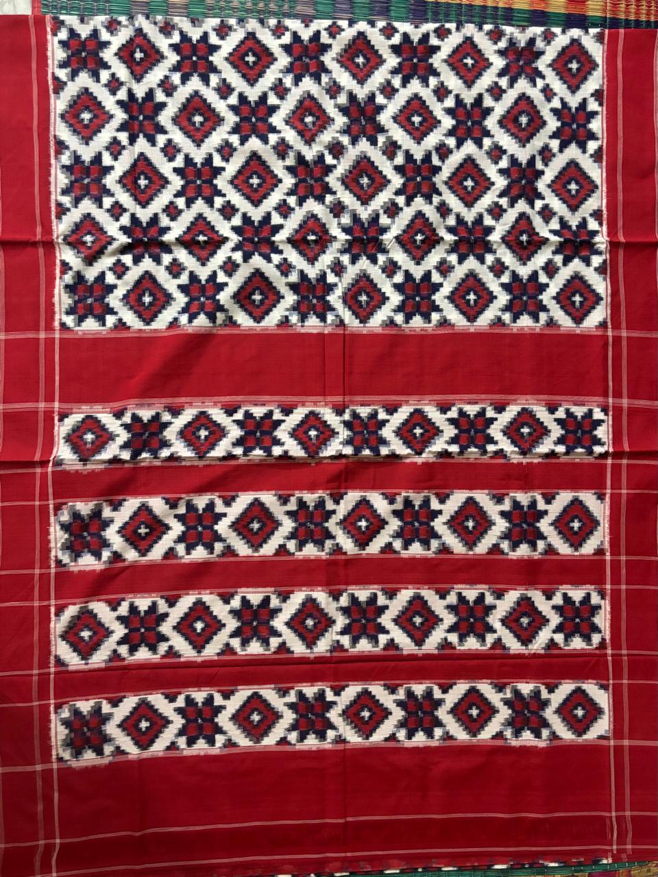 POCHAMPALLY DOUBLE IKKAT COTTON BODY WHITE BORDER AND PALLU RED SAREE - pochampallysarees.com