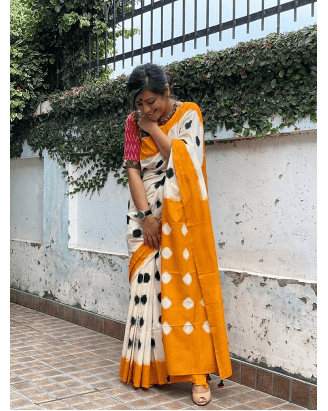 POCHAMPALLY IKAT COTTON CREAM YELLOW SAREE - pochampallysarees.com