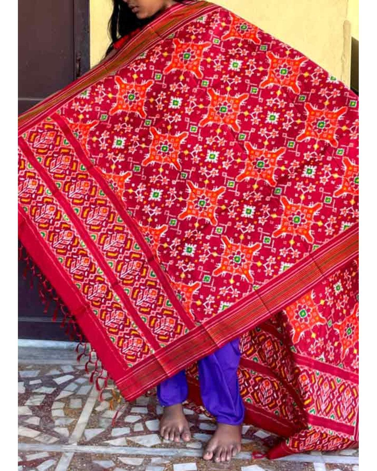 POCHAMPALLY IKAT PATOLA ORANGE WITH RED COLOR DUPATTA - pochampallysarees.com