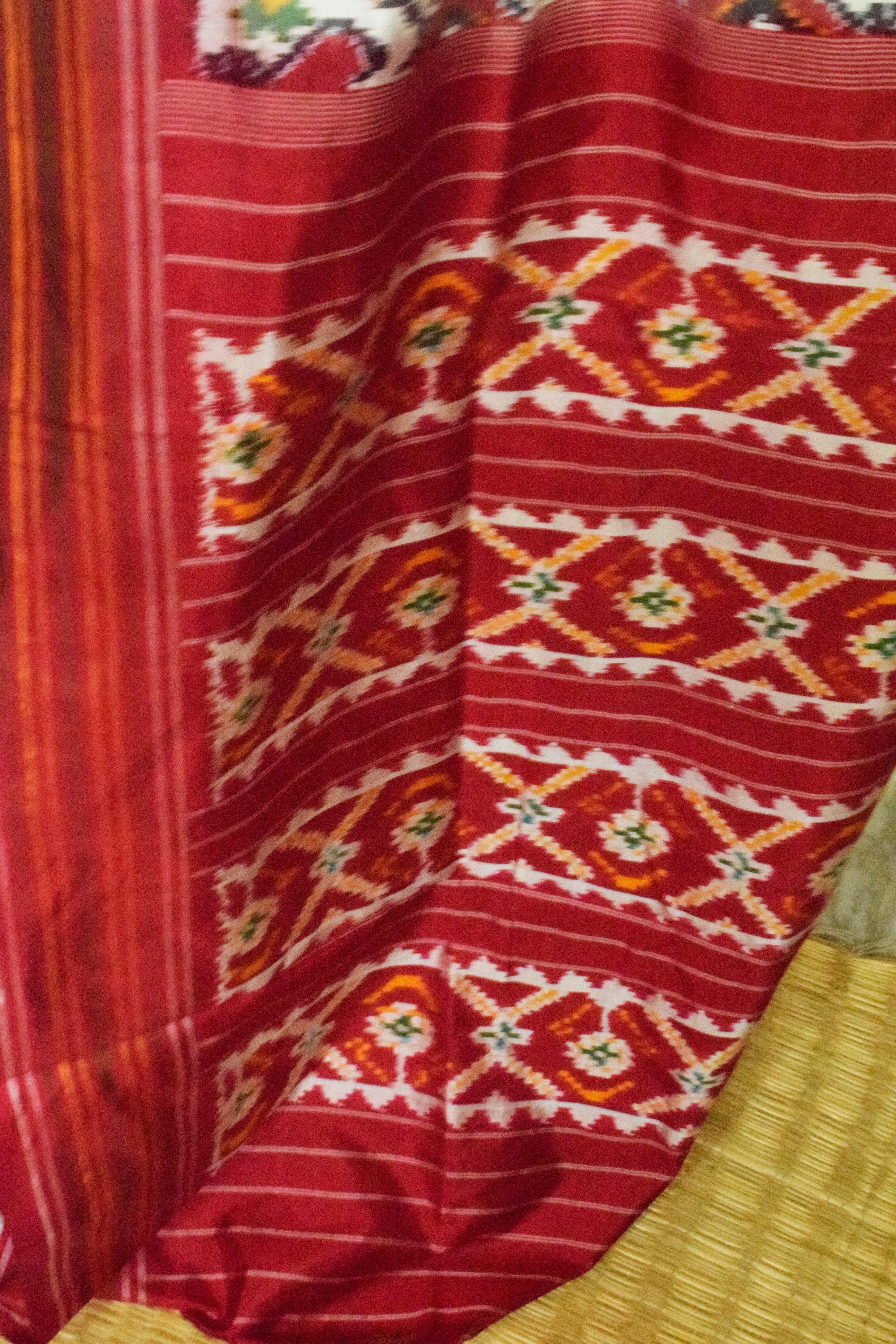Pochampally Ikat Silk Patola White Red Saree - pochampallysarees.com