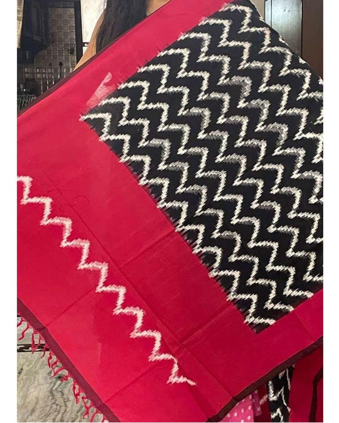 POCHAMPALLY IKKAT COTTON BLACK WITH RED COLOR DUPATTA - pochampallysarees.com